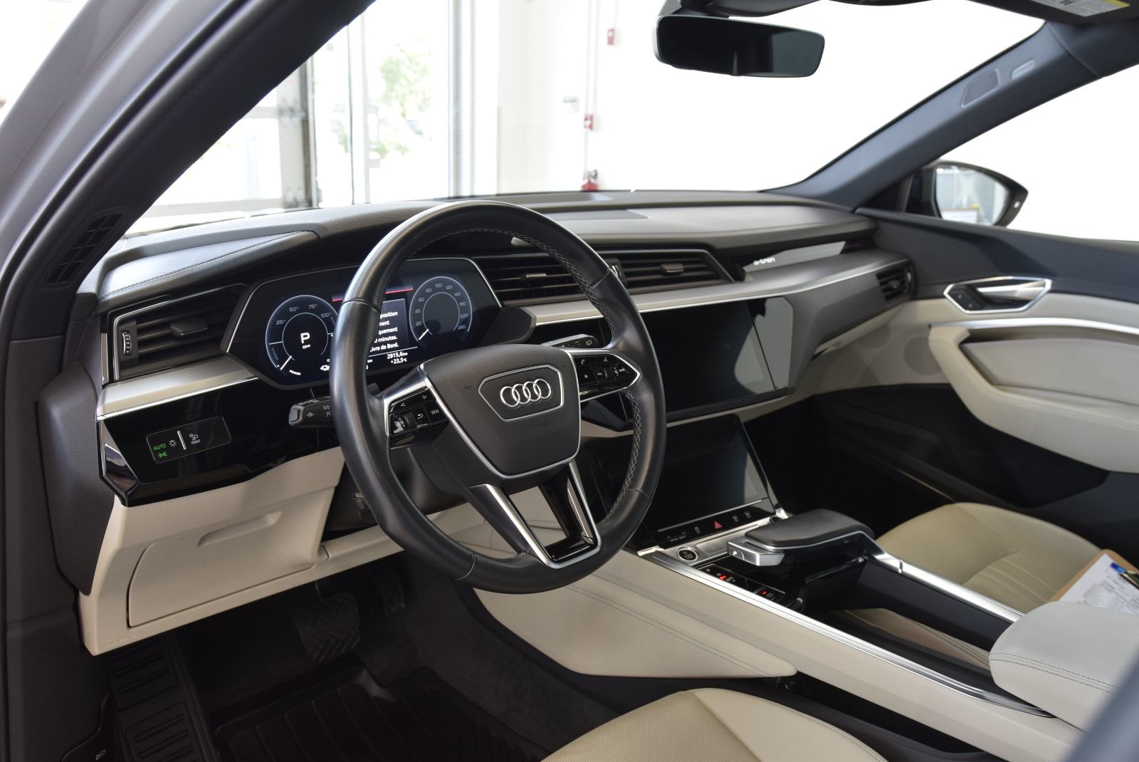 2022 Audi E-TRON TECHNIK+BLACK PACKAGE+LED TECHNIK+BLACK PACKAGE+LED