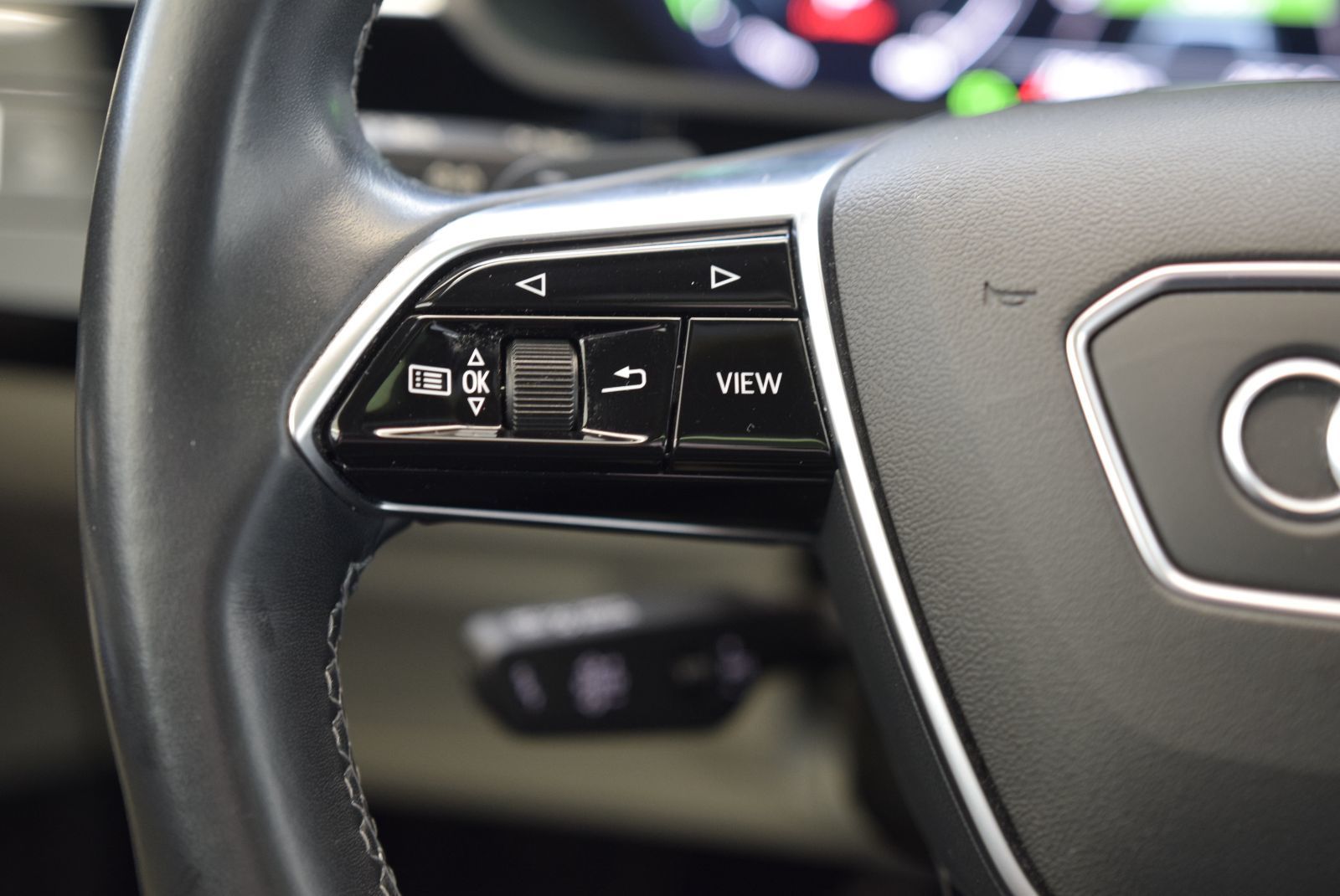 2022 Audi E-TRON TECHNIK+BLACK PACKAGE+LED TECHNIK+BLACK PACKAGE+LED