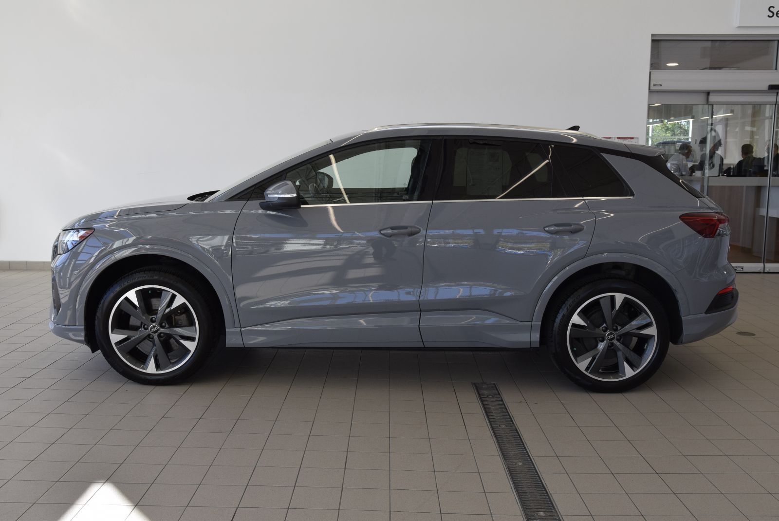 Photo 2024 Audi Q4 e-tron HITCH+CUIR+AWD+LED+COCKPIT #7