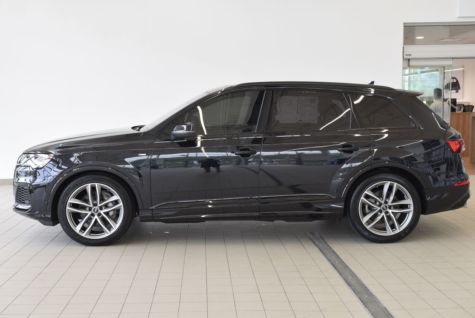 Audi Q7 TECHNIK+BLACK OPTIK+DRIVER PACK 2021 LED+3.0L+AWD+NAV+AUBAINE