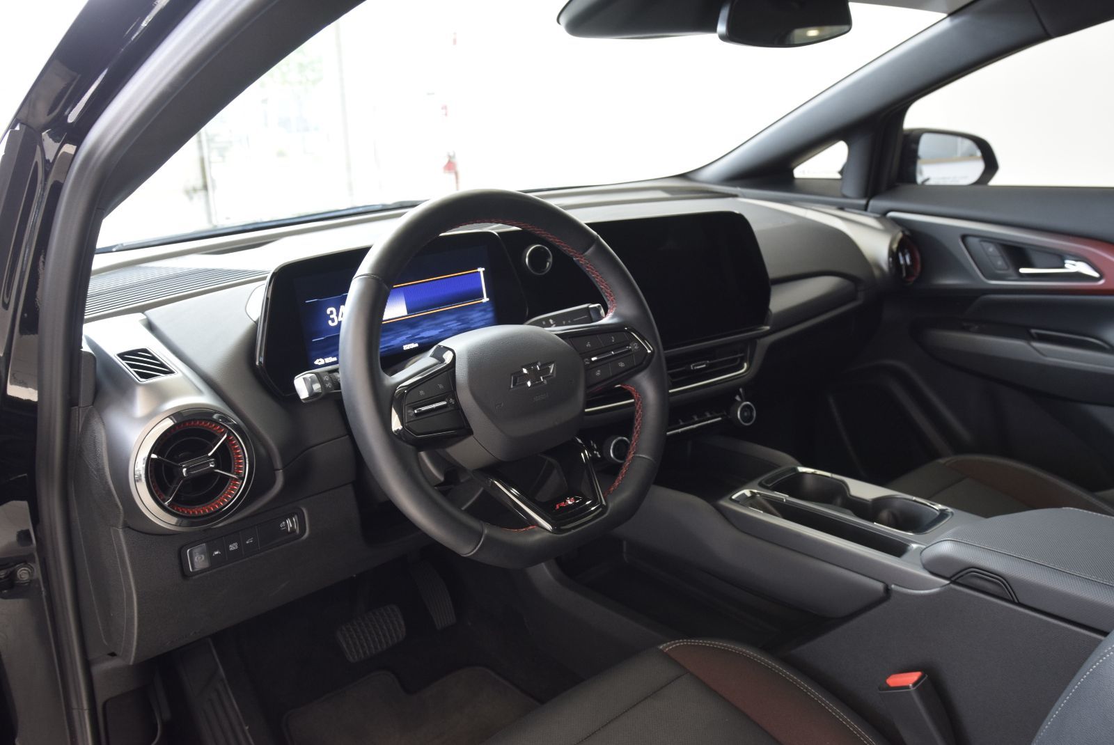 Photo 2024 Chevrolet Equinox EV 2RS+AWD+BAS KM+CUIR+LED #5