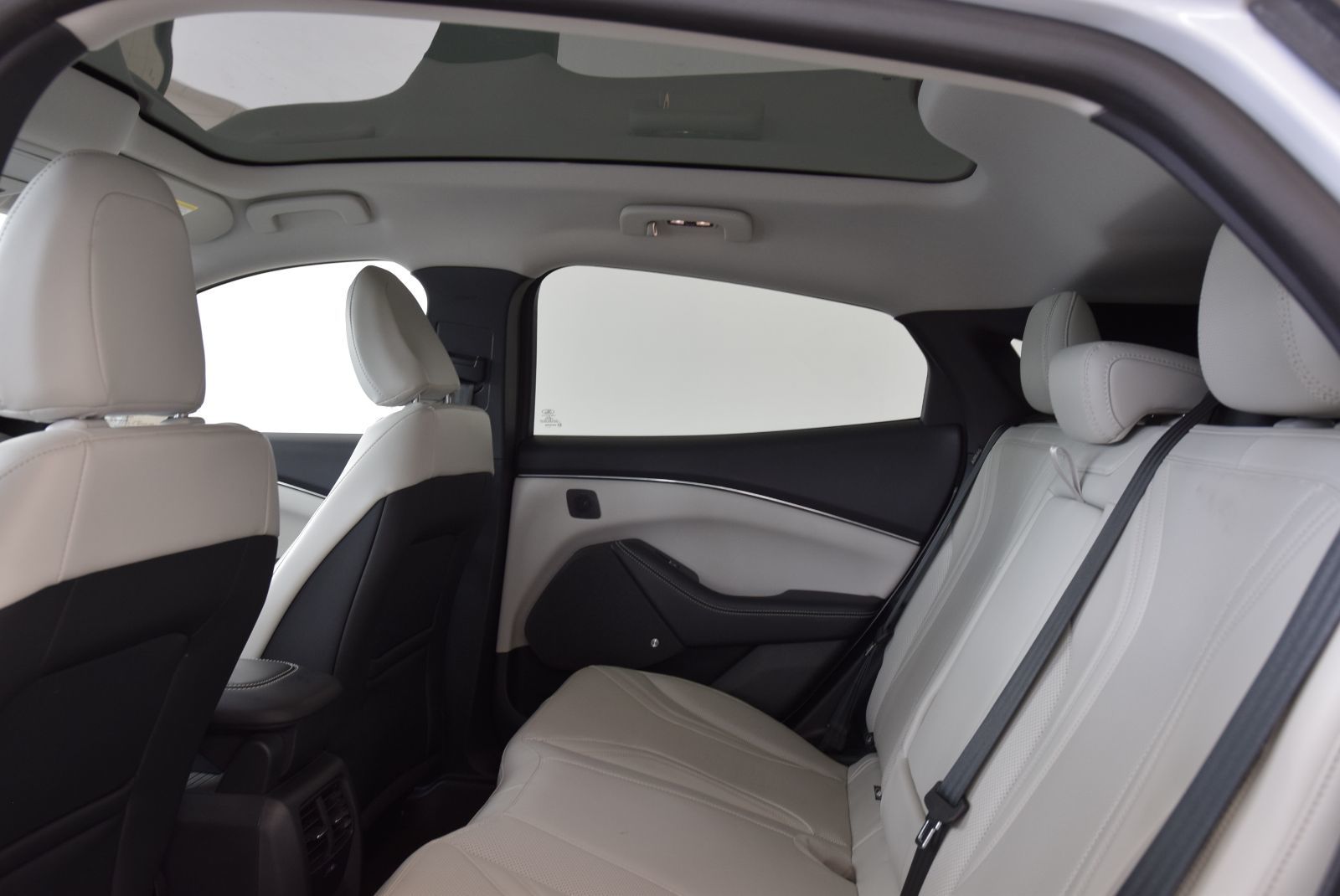 2022 Ford Mustang Mach-E PREMIUM+AWD+BATTERIE 91KWH PREMIUM+AWD+BATTERIE 91KWH