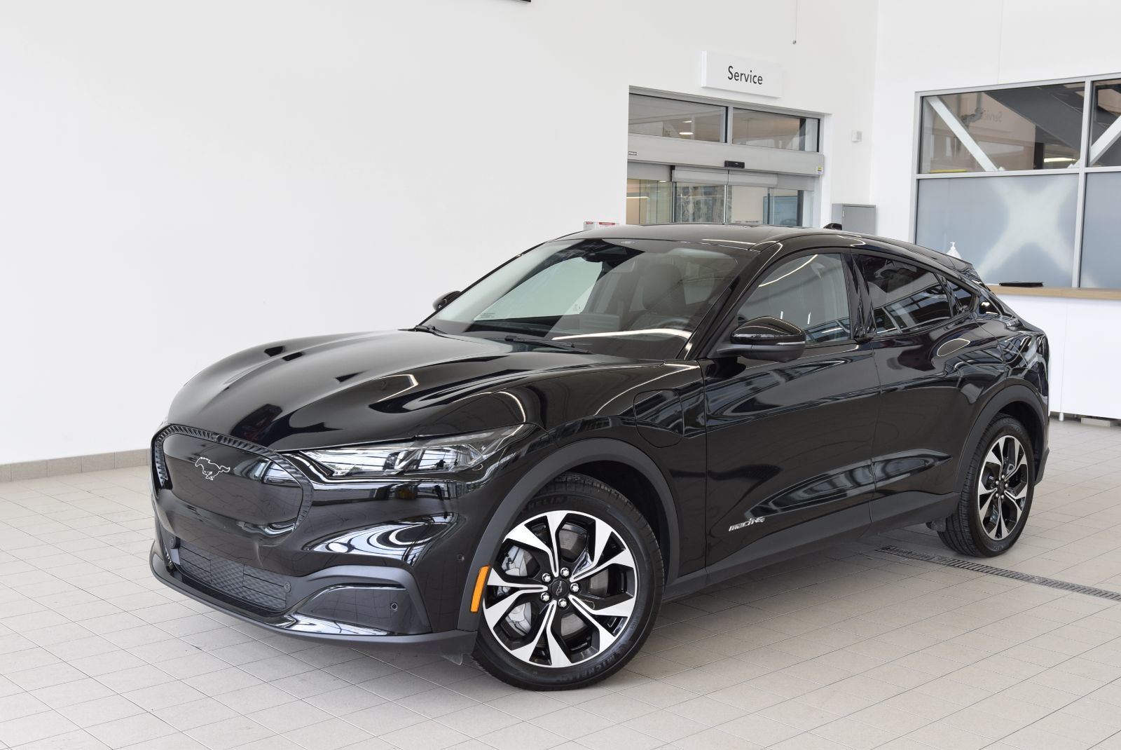 Ford Mustang Mach-E SELECT+AWD+CUIR+LED+WOW 2024 BAS KM+CAMERA+SANS CLÉ