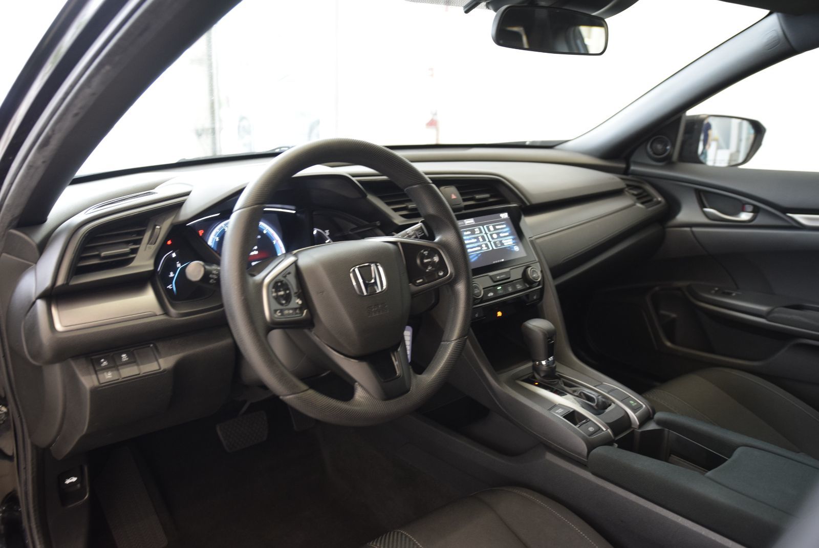 Photo 2019 Honda Civic Hatchback LX+CAMERA+BAS KM+AIR CLIM #8