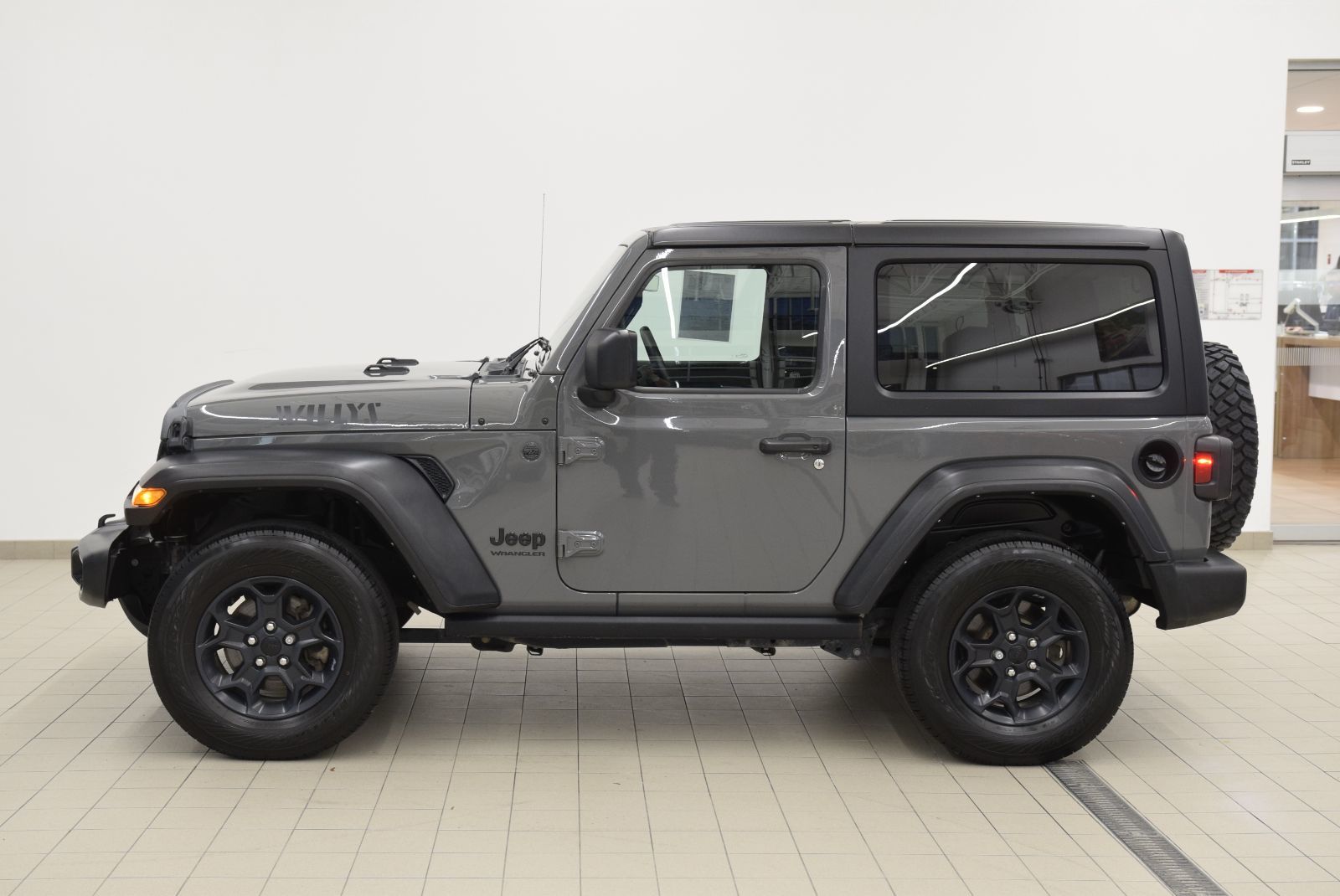 Photo 2023 Jeep Wrangler Willys+4X4+NAV+AUTO+V6+MAG NOIR #8
