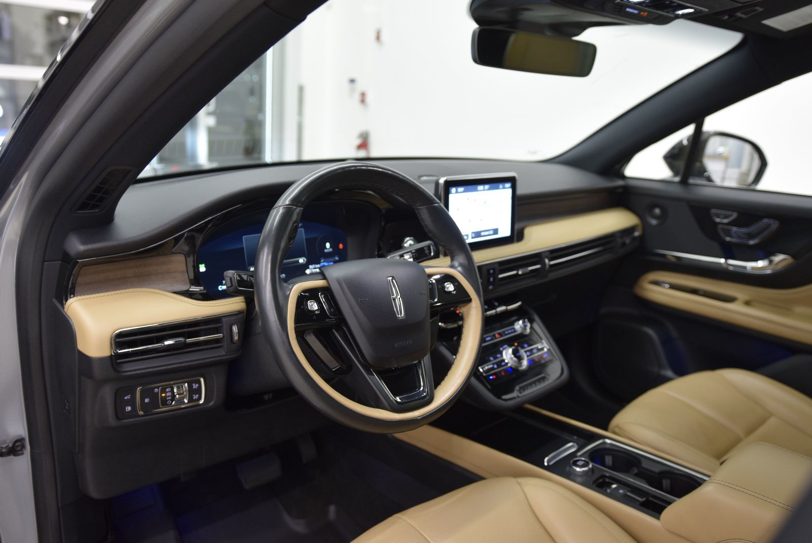 Photo 2021 Lincoln Corsair GRAND TOURING+PHEV+CUIR #8