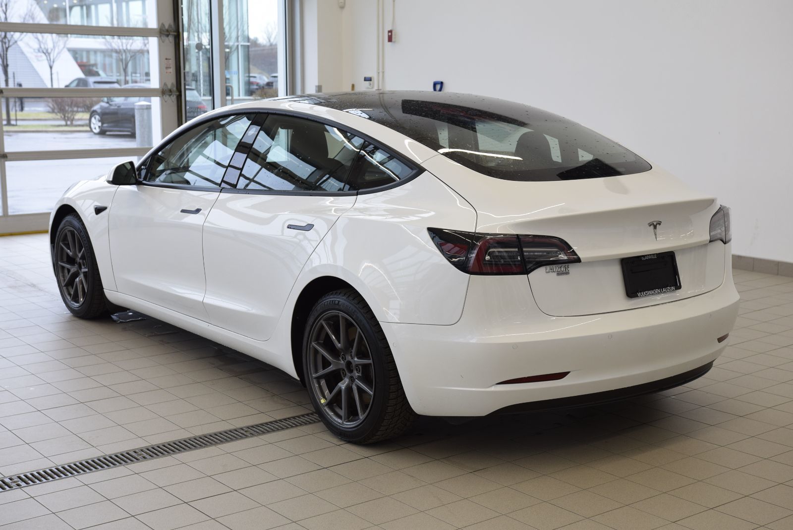 Tesla MODEL 3 SR+CUIR+TOIT PANO+LED+NAV 2022 BAS KM+CAMERA+400 KM AUTONOMIE