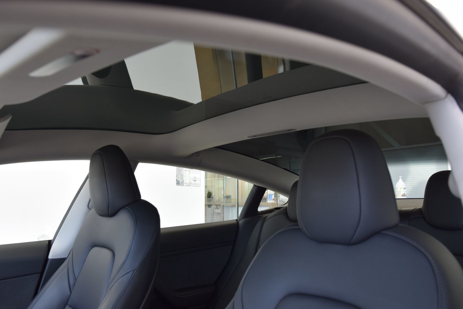 Tesla MODEL 3 SR+CUIR+TOIT PANO+AUBAINE 2023 CAMERA+LED+AUTOPILOT+WOW