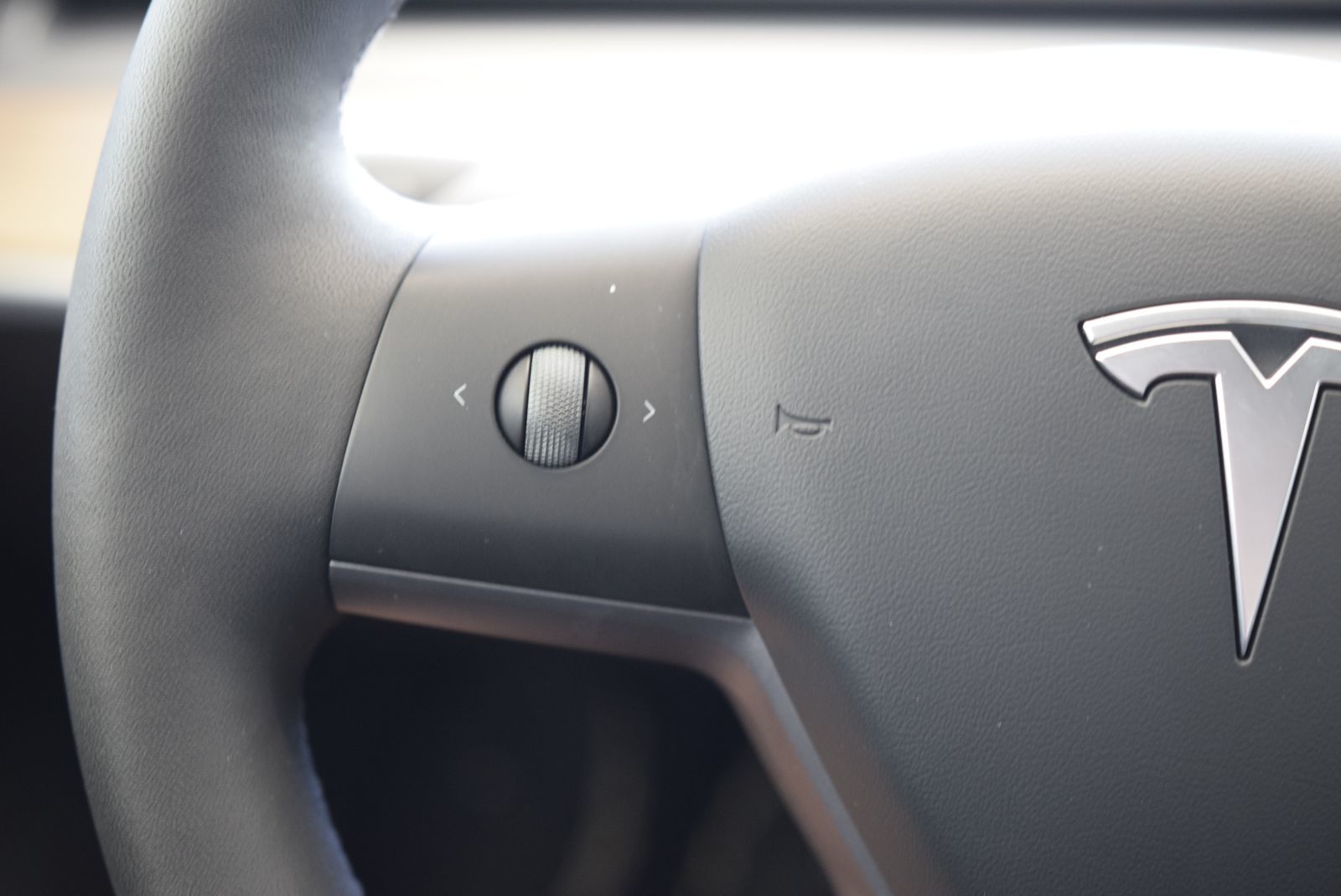 Tesla MODEL 3 SR+CUIR+TOIT PANO+AUBAINE 2023 CAMERA+LED+AUTOPILOT+WOW