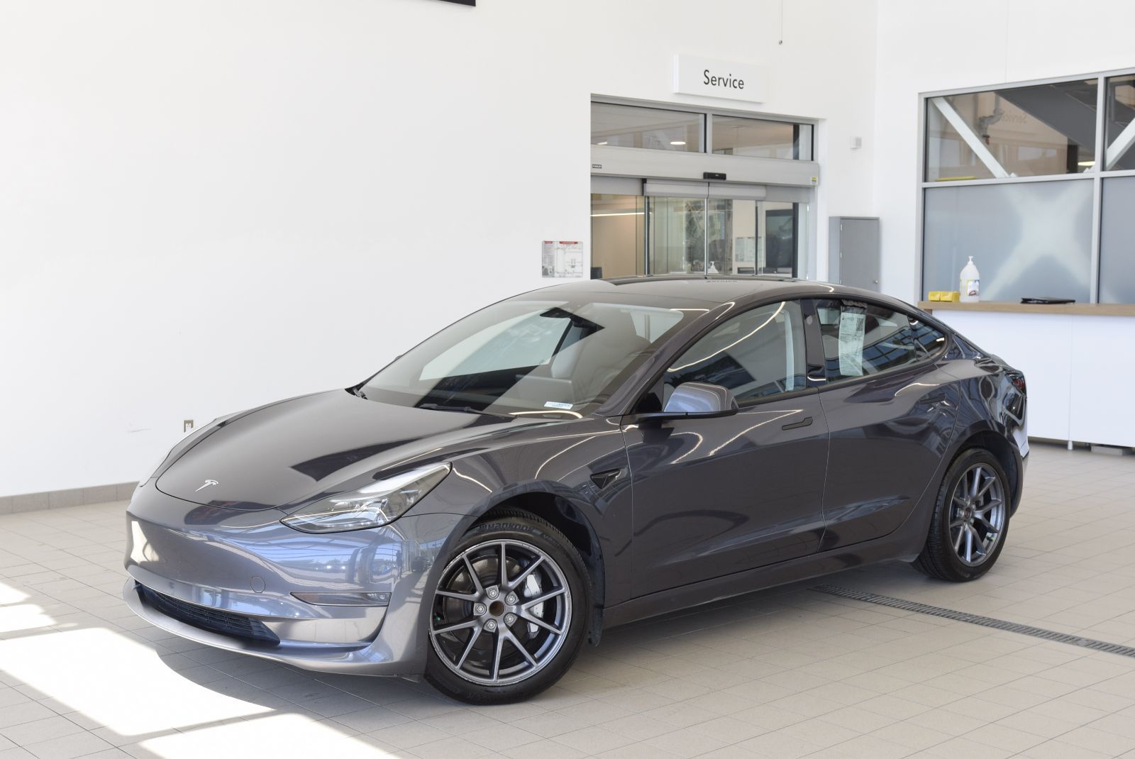 Tesla MODEL 3 SR+CUIR+TOIT PANO+AUBAINE 2023 CAMERA+LED+AUTOPILOT+WOW