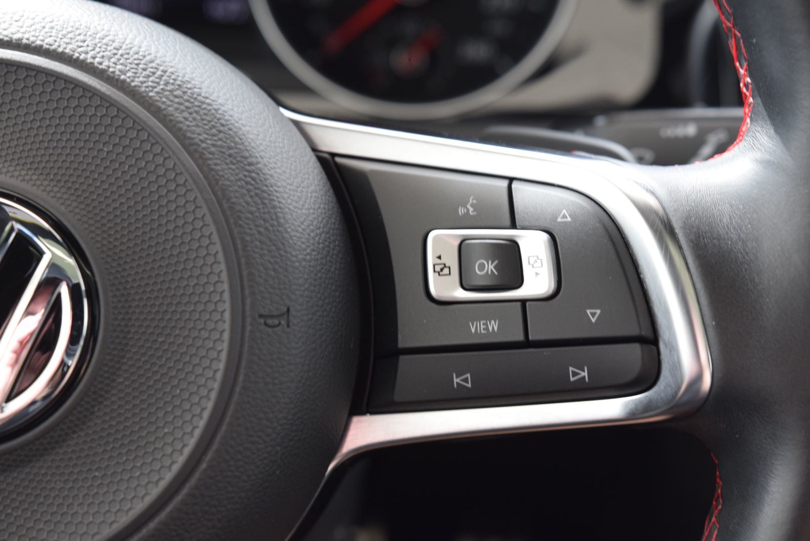 Volkswagen Golf GTI AUTOBAHN+CUIR+TOIT+DSG 2021 CAMERA+BAS KM+NAV+FENDER