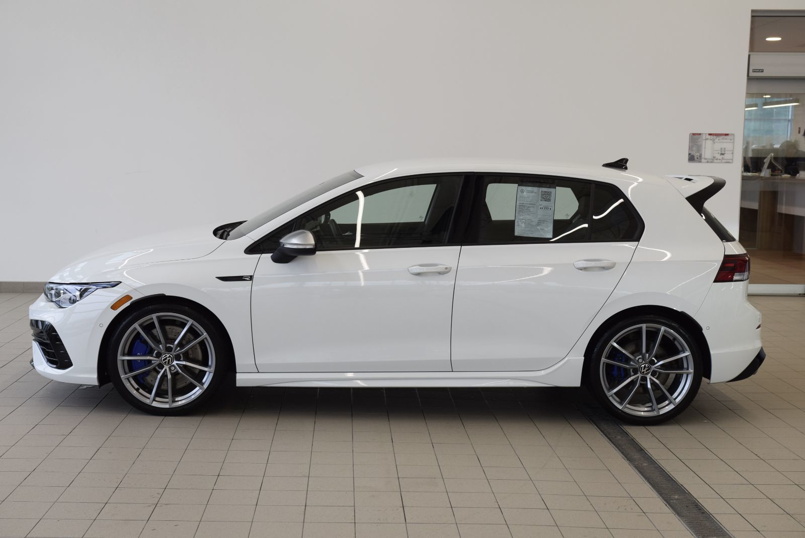 Photo 2024 Volkswagen Golf R CUIR+LED+NAV+BAS KM+AWD #5