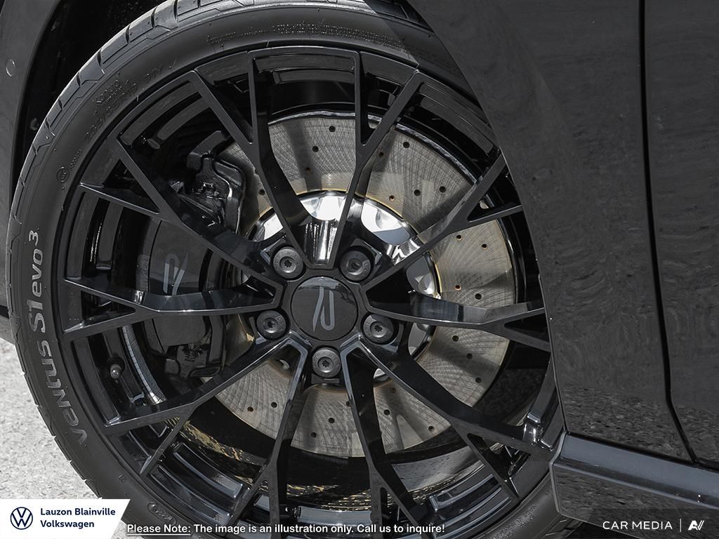 2025 Volkswagen Golf R Black Edition