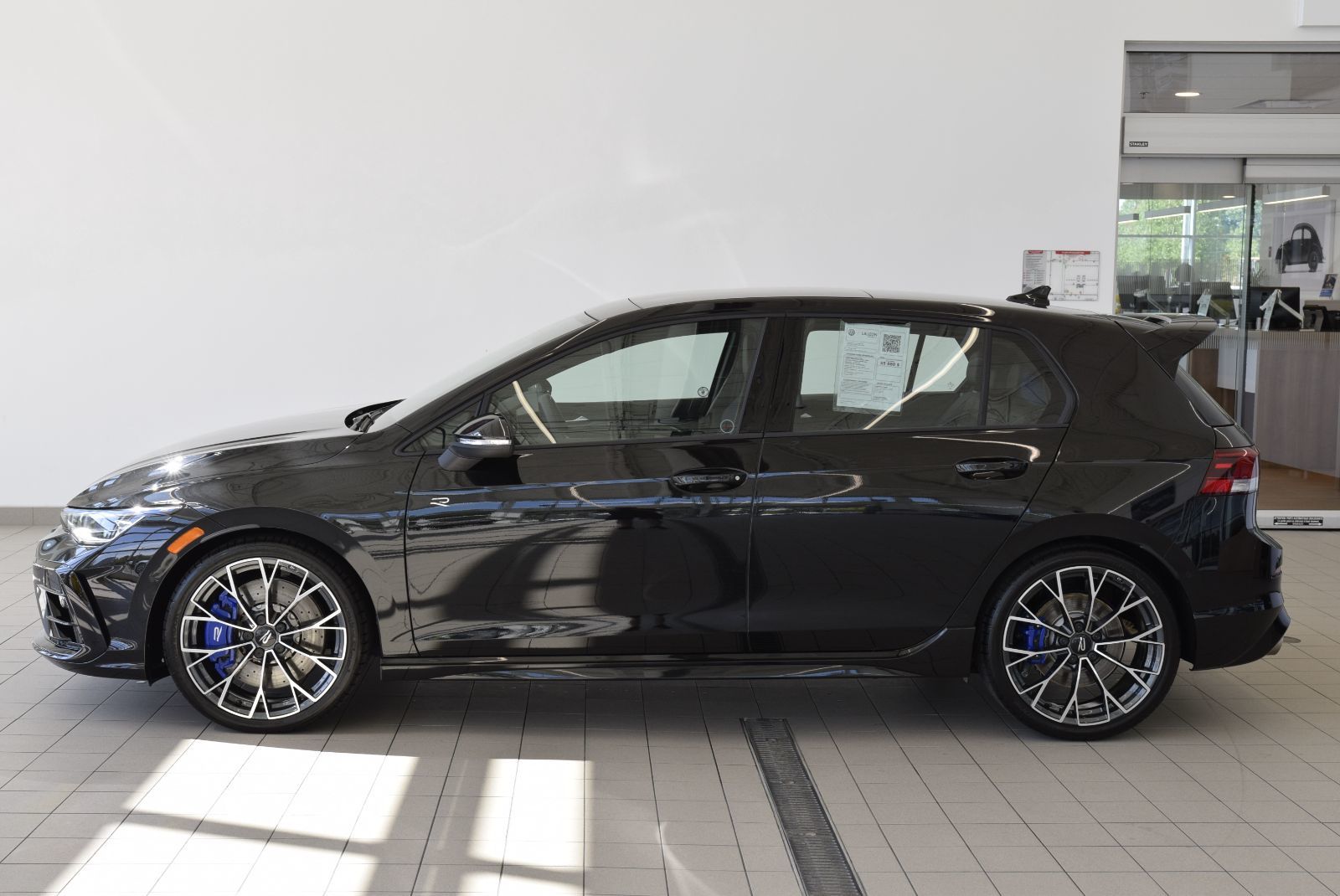 Volkswagen Golf R TOIT PANO+AKRAPOVIC+AWD+ 2025 LED+NAV+HARMAN+COMME NEUF