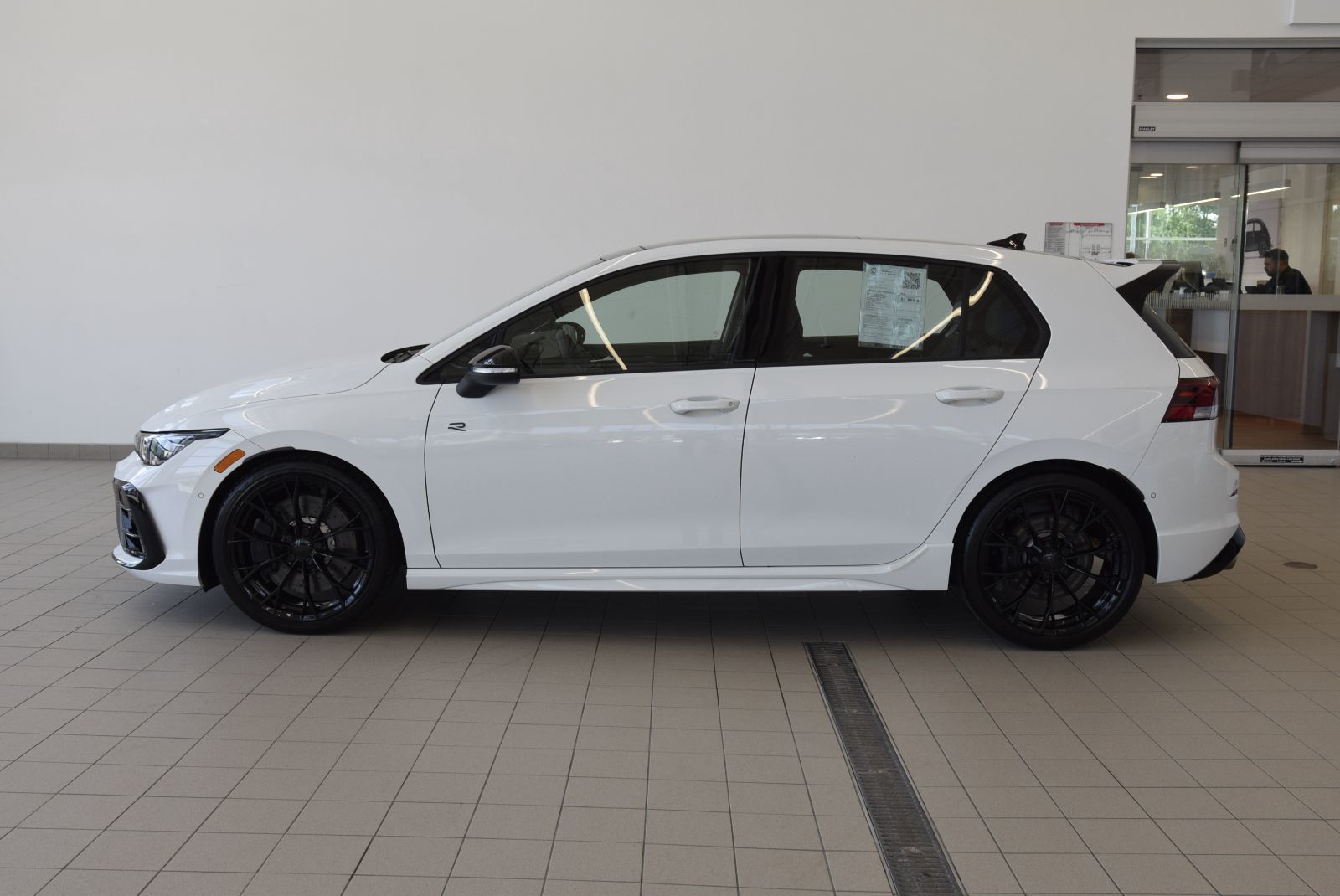 Photo Volkswagen Golf R BLACK EDITION+AKKRAPOVIC 2025 #5