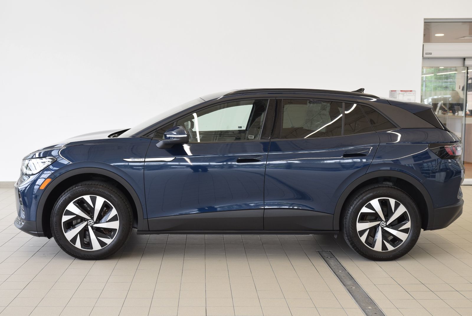 Photo 2023 Volkswagen ID.4 PRO+S+AWD+BAS KM+NAV+LED #7