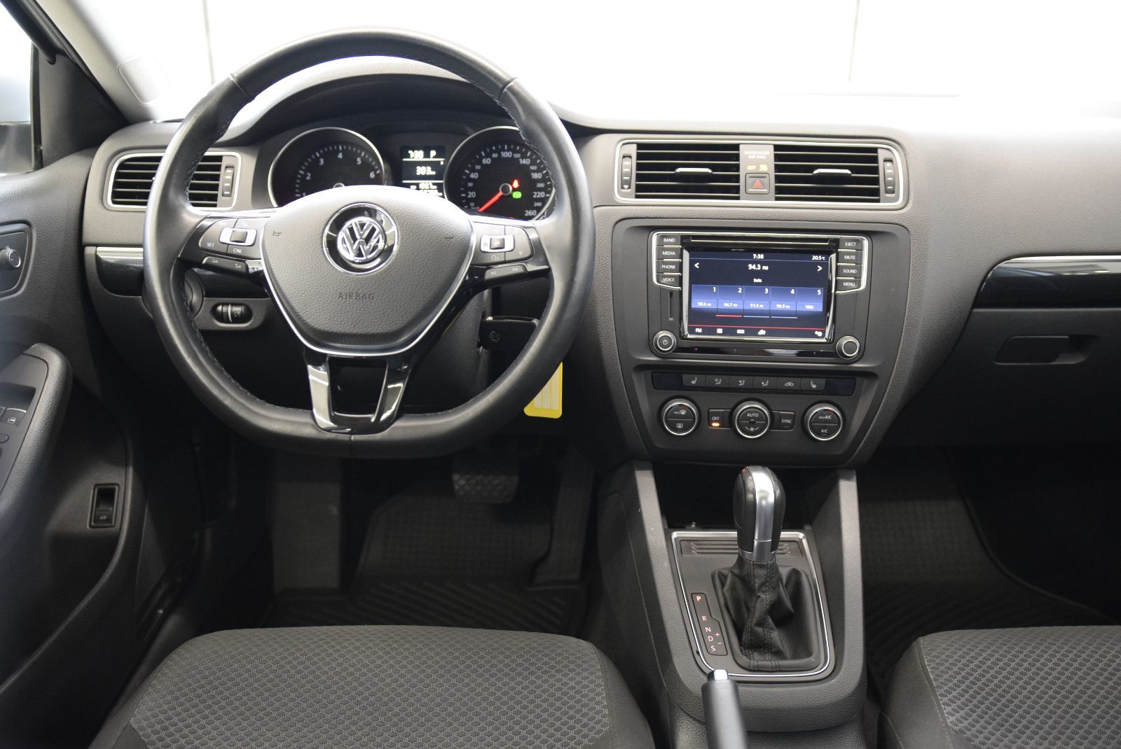 Volkswagen Jetta COMFORTLINE+1,8T+AUTO+MAG 2016 SIEGE CHAUFFANT+CAMERA+