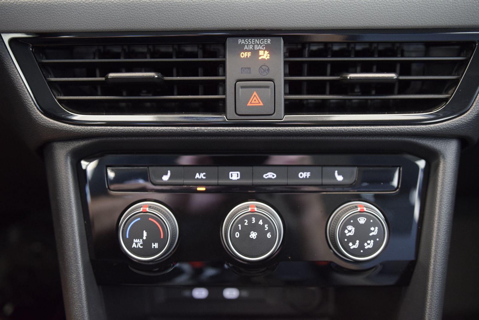 Volkswagen Taos A-C+4MOTION+BAS KM+MAG+ 2023 COCKPIT+CAMERA+SIEGE CHAUFF