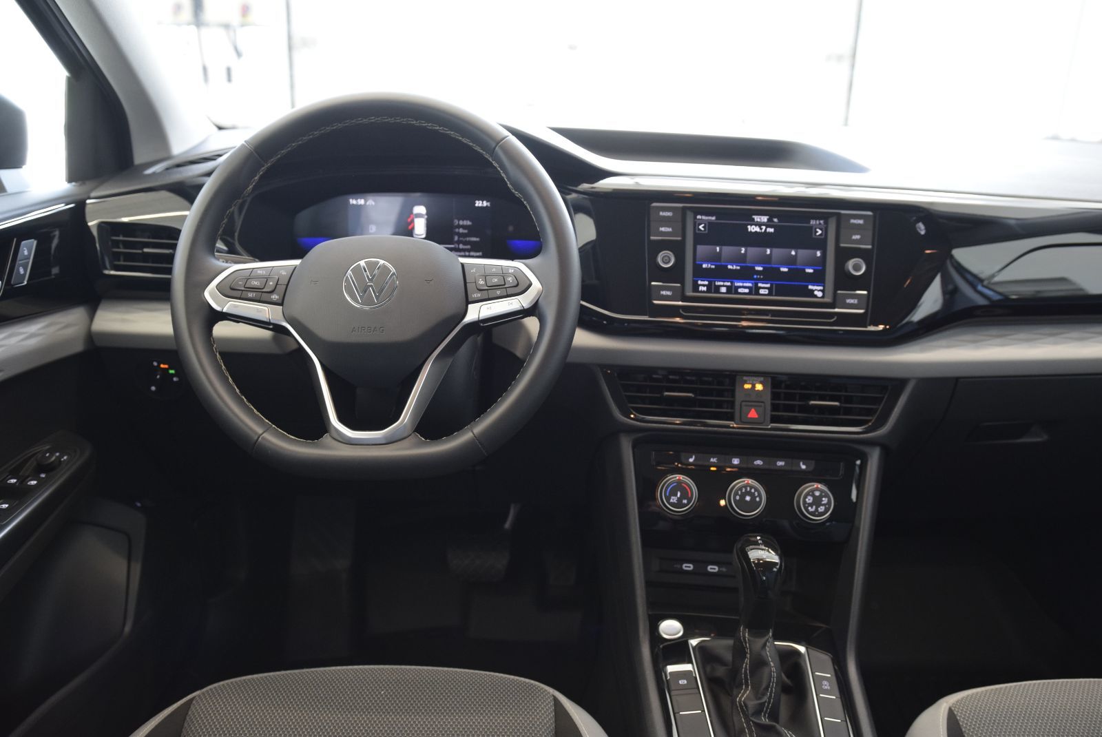 Volkswagen Taos A-C+4MOTION+BAS KM+MAG+ 2023 COCKPIT+CAMERA+SIEGE CHAUFF