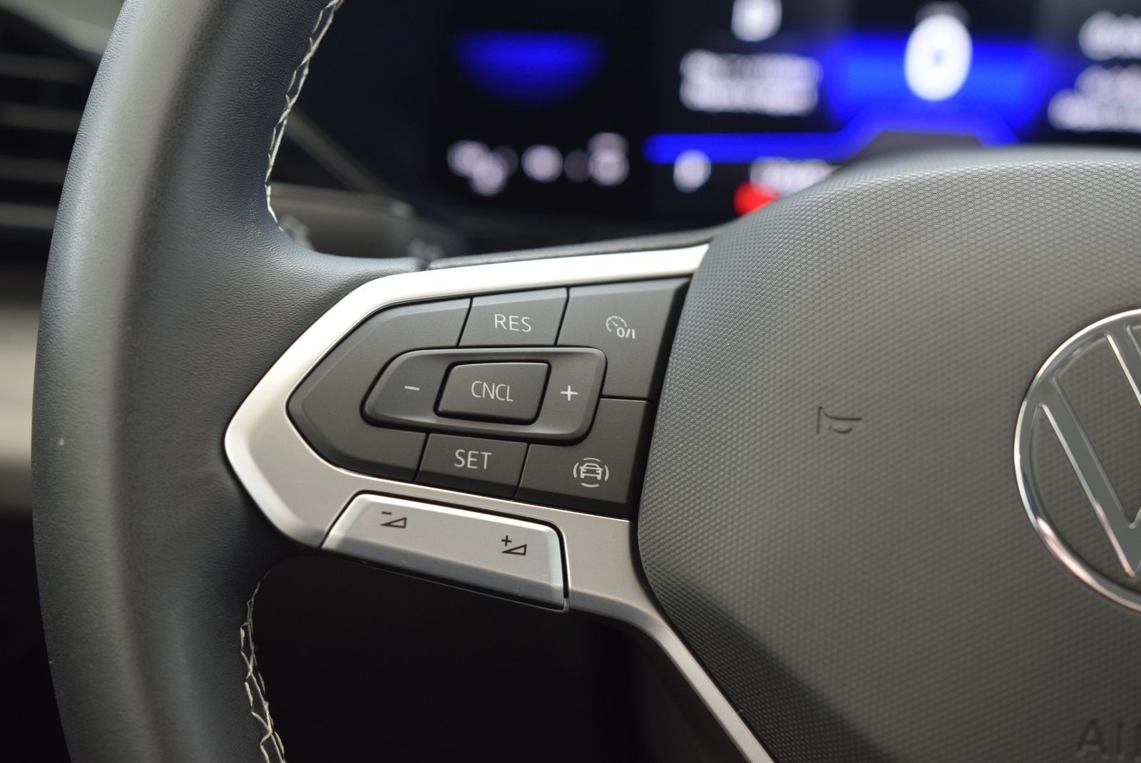 Volkswagen Taos TRENDLINE+COCKPIT+AWD+ 2023 CAMERA+MAG+SIEGES CHAUFF