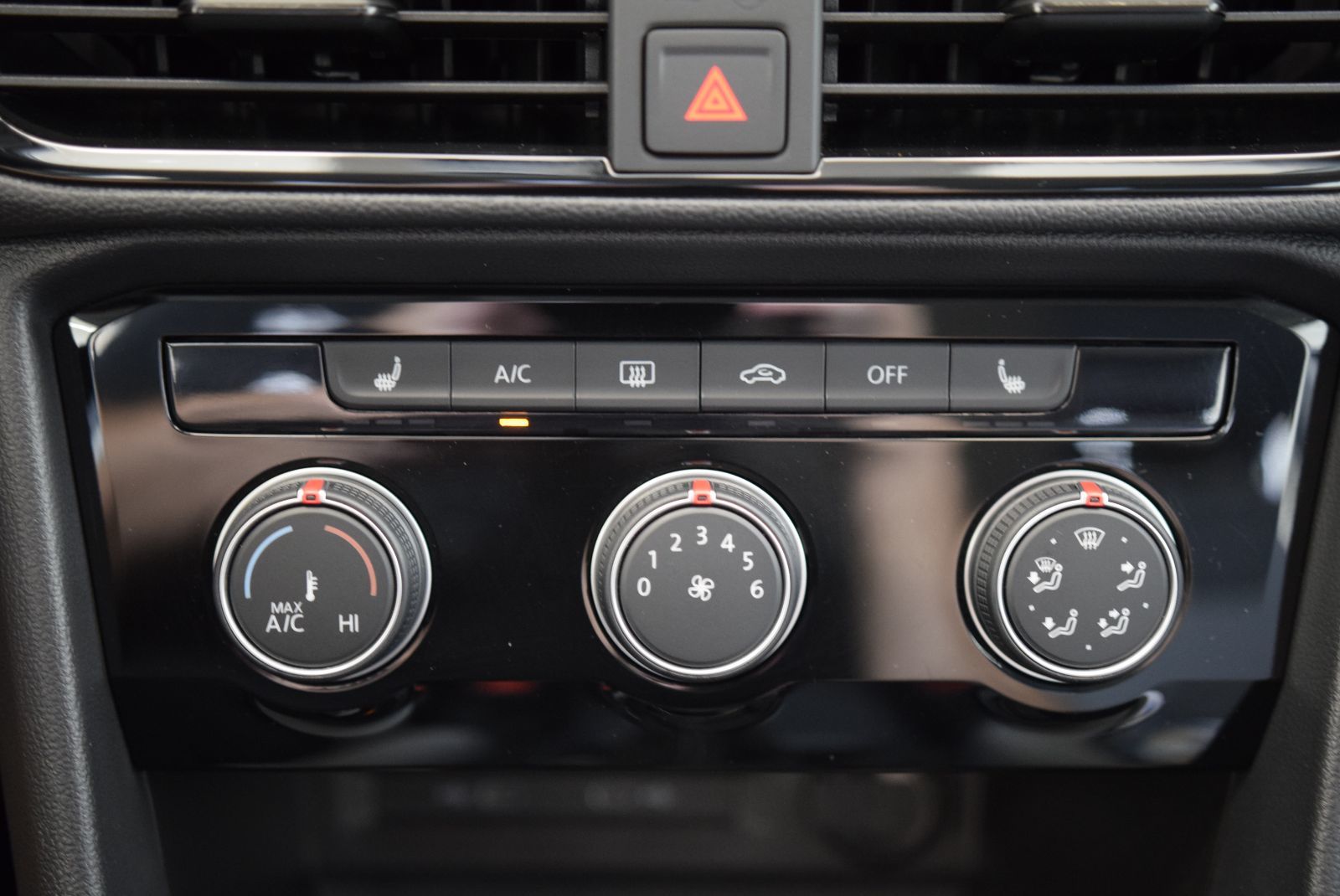Volkswagen Taos TRENDLINE+COCKPIT+AWD+ 2023 CAMERA+MAG+SIEGES CHAUFF