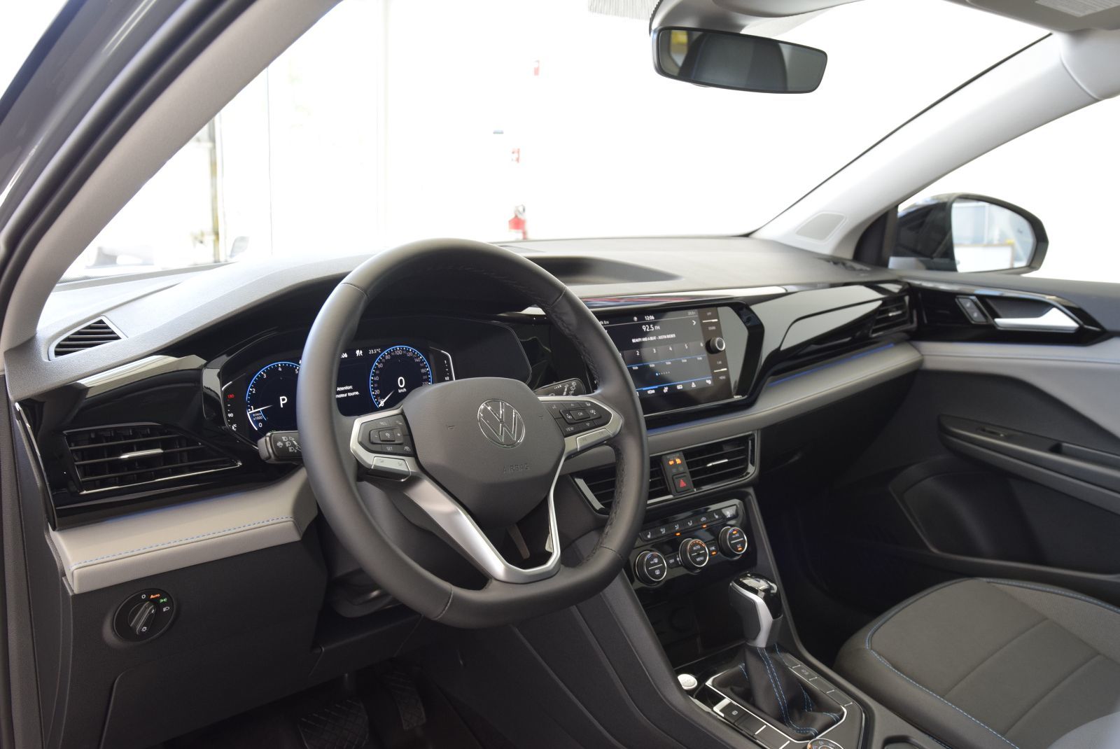 Volkswagen Taos COMFORTLINE+BLACK PACKAGE 2024 AWD+CUIR+TOIT+LED+COCKPIT
