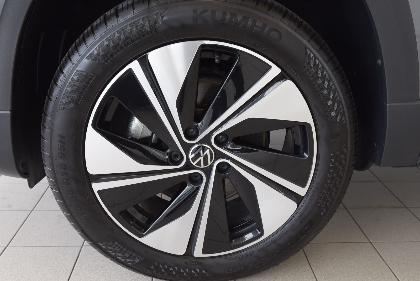 Photo 2024 Volkswagen Taos HIGHLINE+AWD+CUIR+TOIT+LED #5