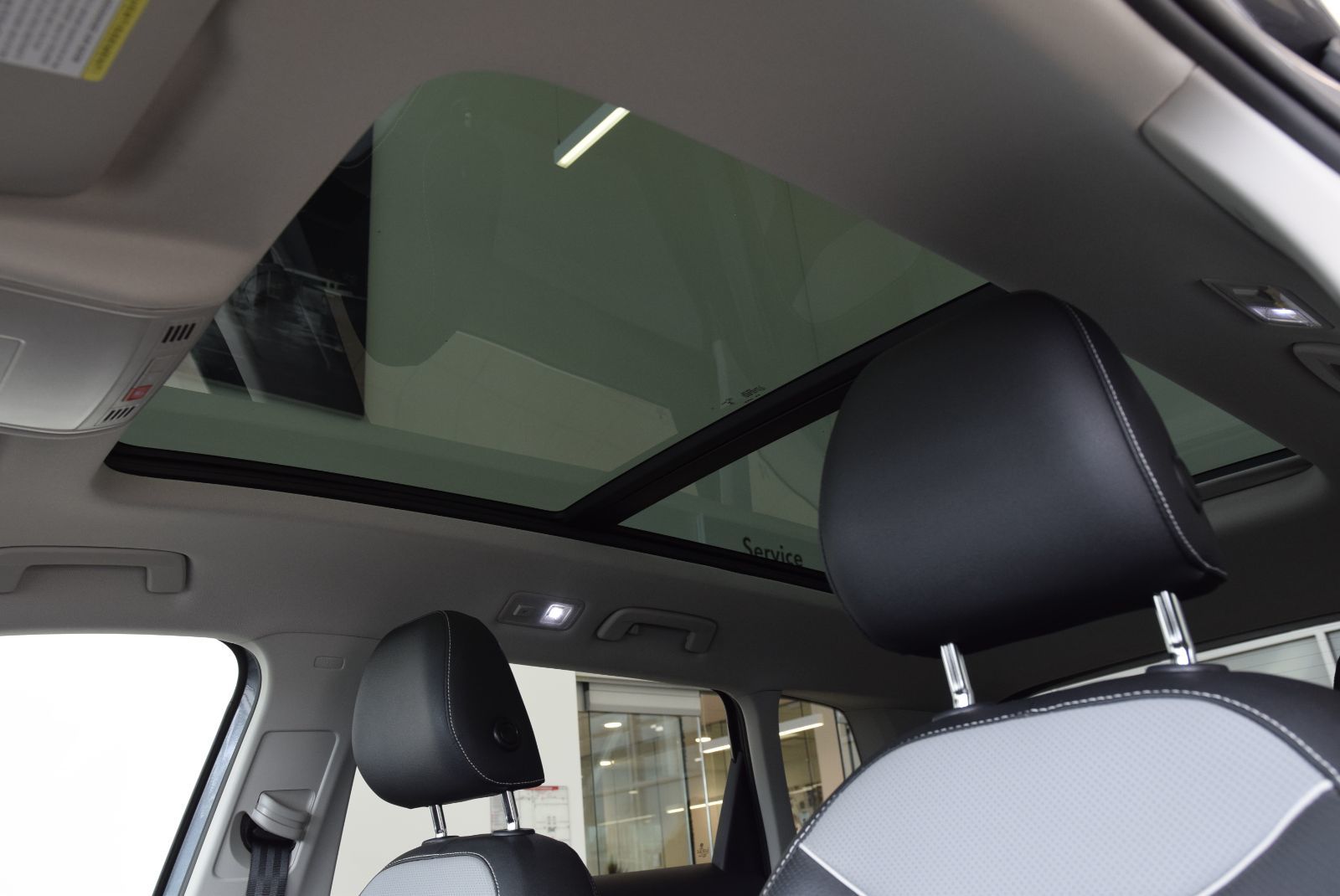 Photo 2024 Volkswagen Taos HIGHLINE+AWD+CUIR+TOIT+LED #8