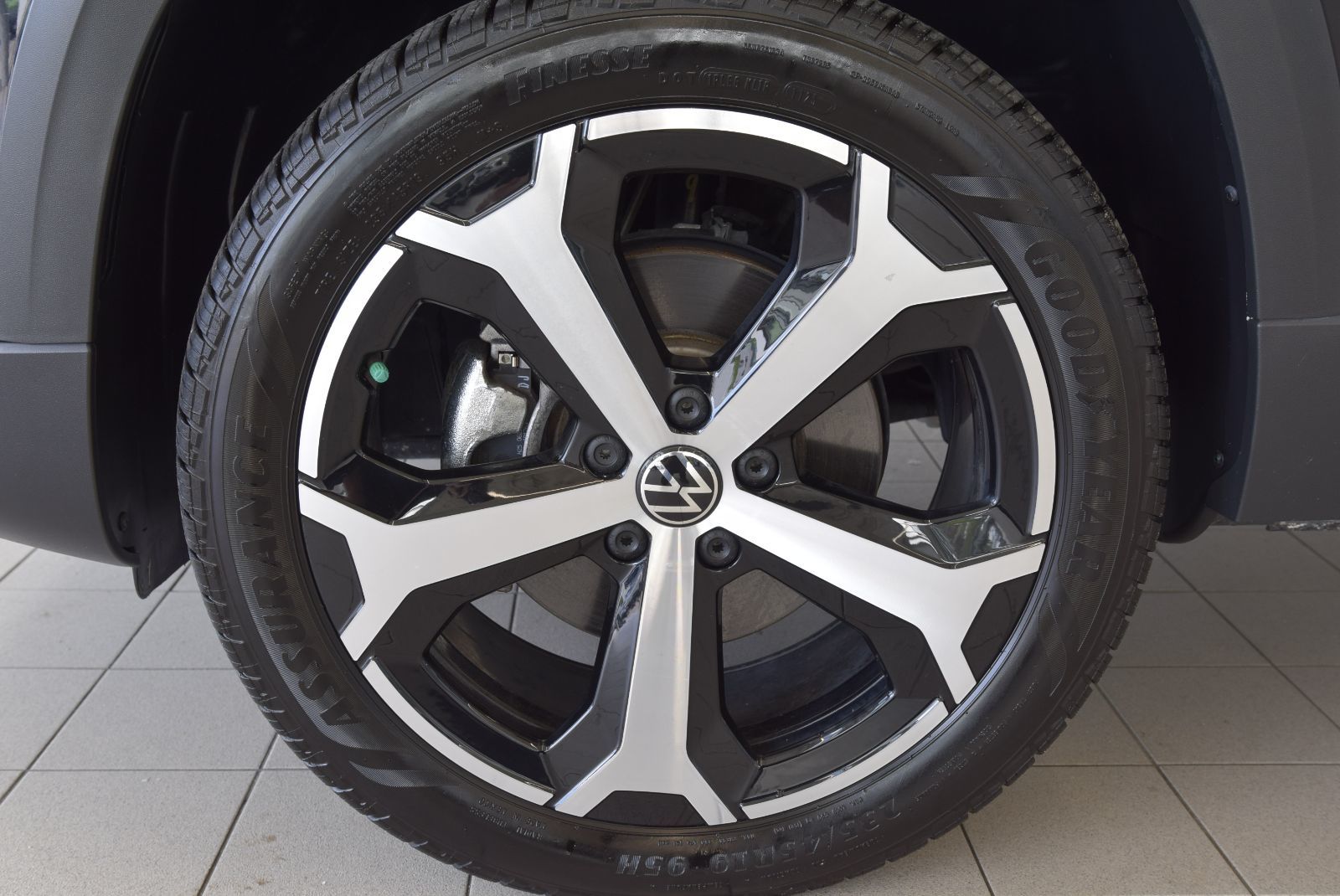 Photo 2025 Volkswagen Taos HIGHLINE+CUIR+TOIT+LED+ #3