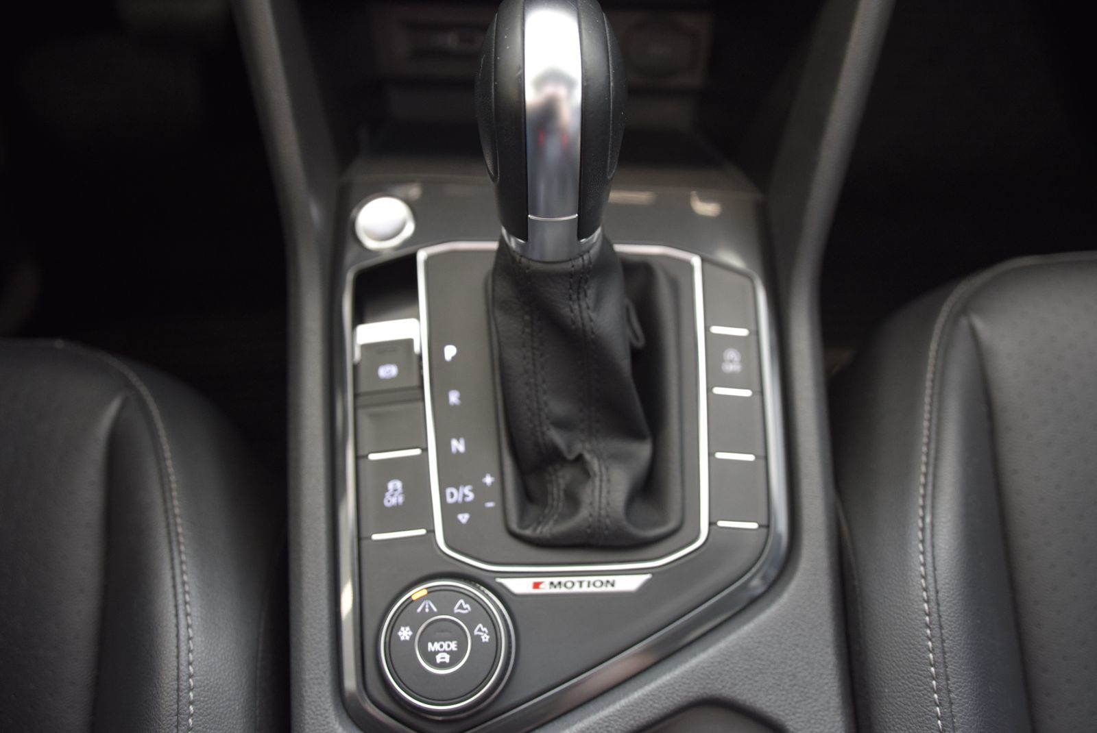 Volkswagen Tiguan COMFORTLINE+TOIT PANO+CUIR 2018 CAMERA+SANS CLÉ+BAS KILO+