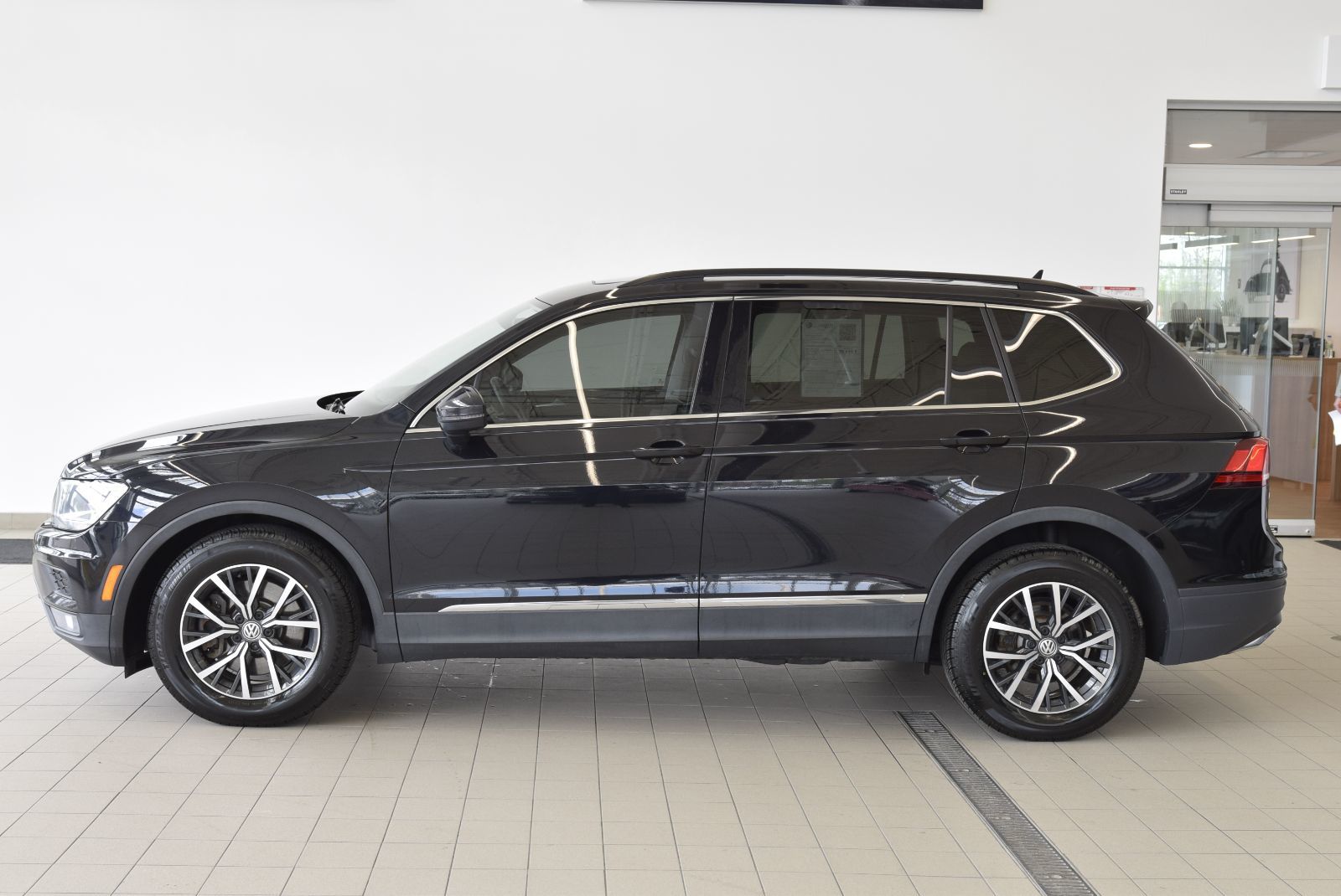 Volkswagen Tiguan COMFORTLINE+TOIT PANO+CUIR 2018 CAMERA+SANS CLÉ+BAS KILO+