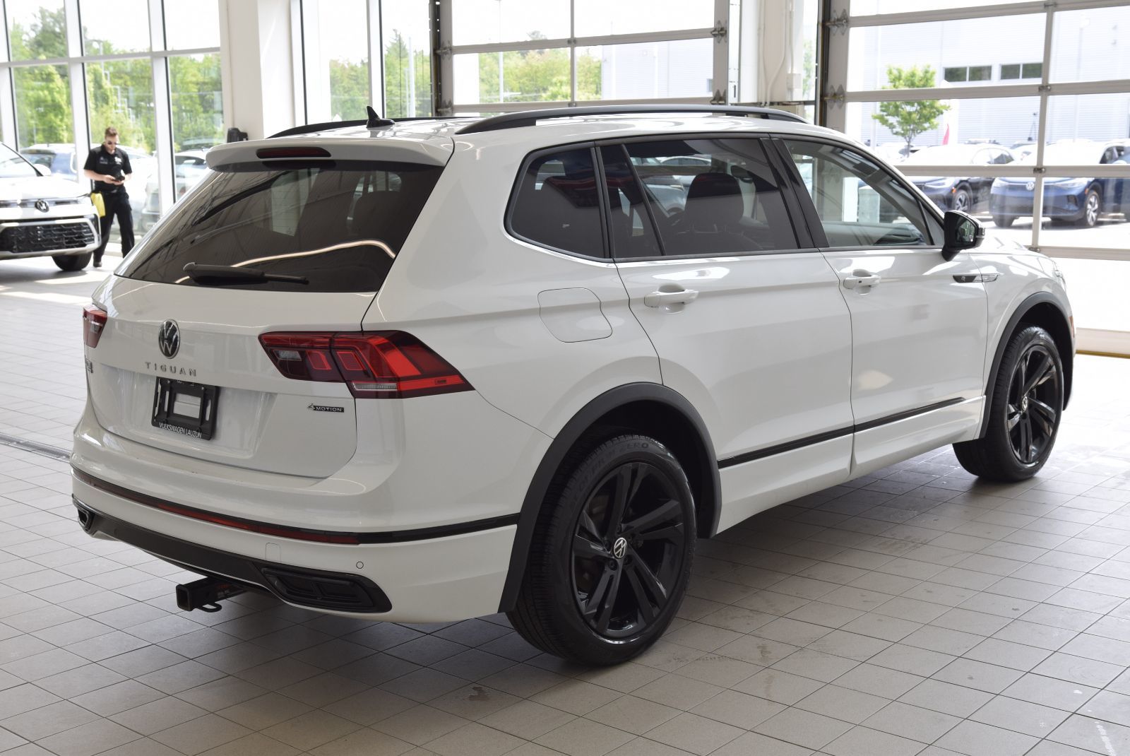 Volkswagen Tiguan COMFORTLINE+BLACK PACKAGE 2024 CUIR+TOIT PANO+LED+COCKPIT