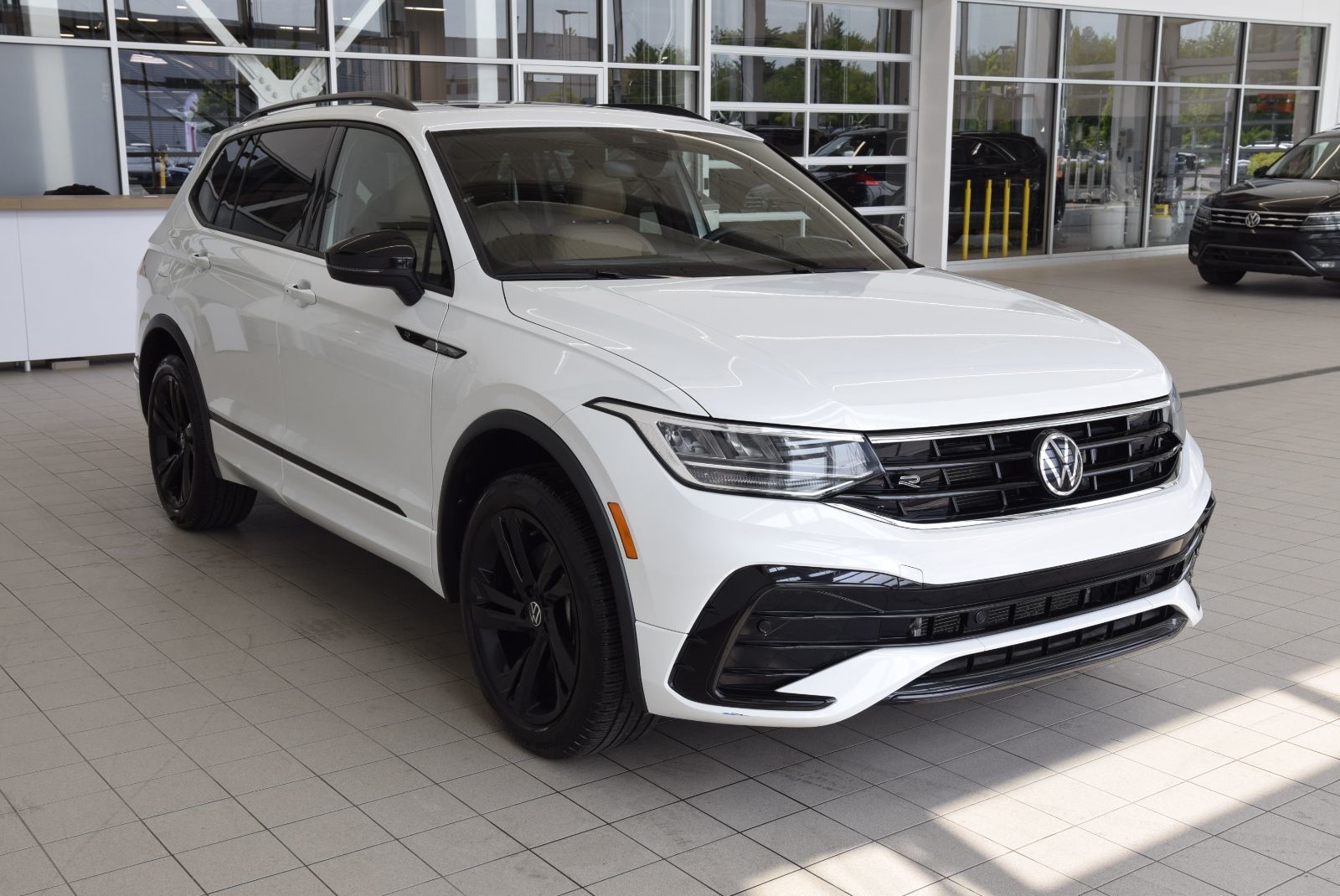 Volkswagen Tiguan COMFORTLINE+BLACK PACKAGE 2024 CUIR+TOIT PANO+LED+COCKPIT