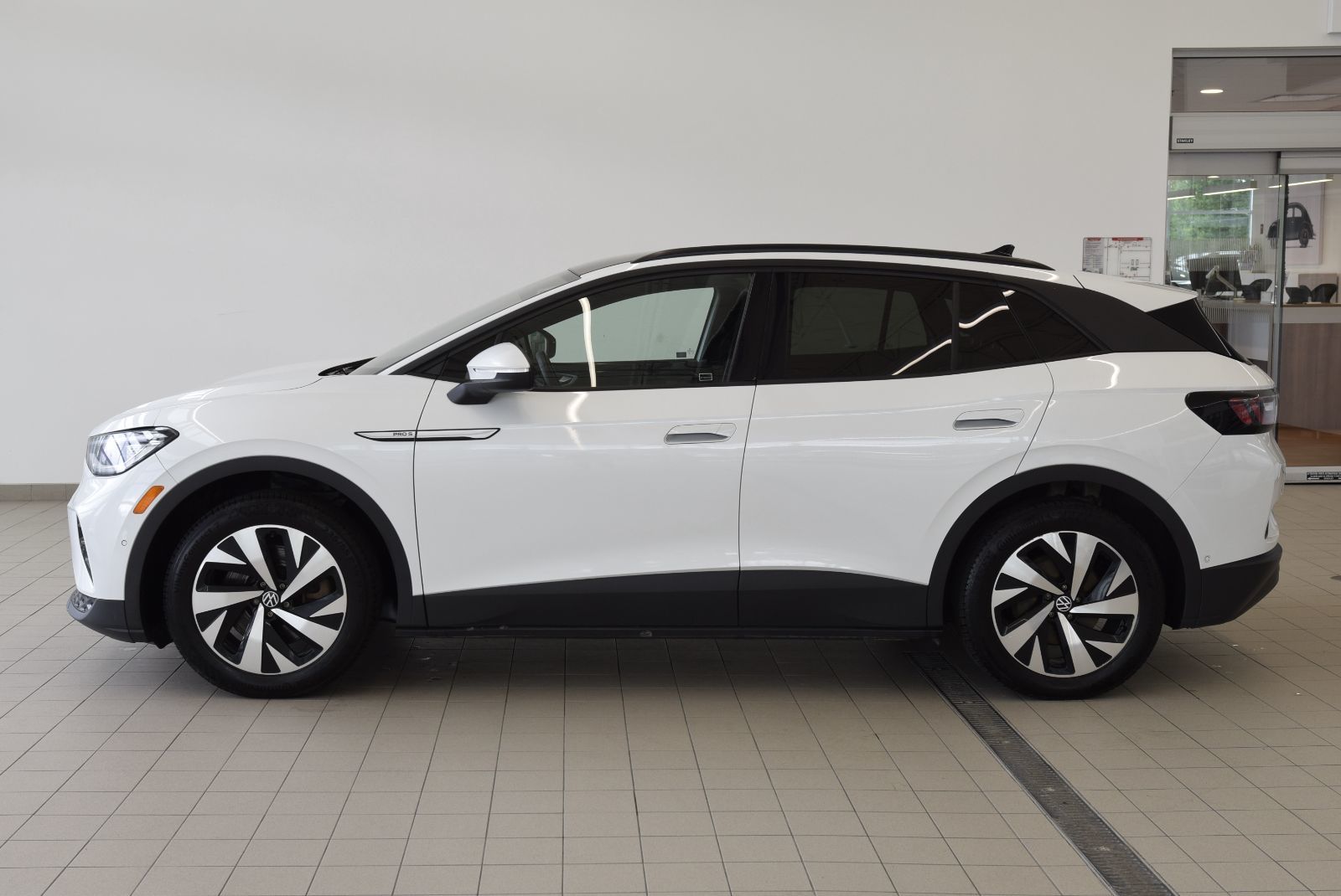 Photo 2023 VOLSKWAGEN ID4 STATEMENT+TOIT PANO+CUIR #7