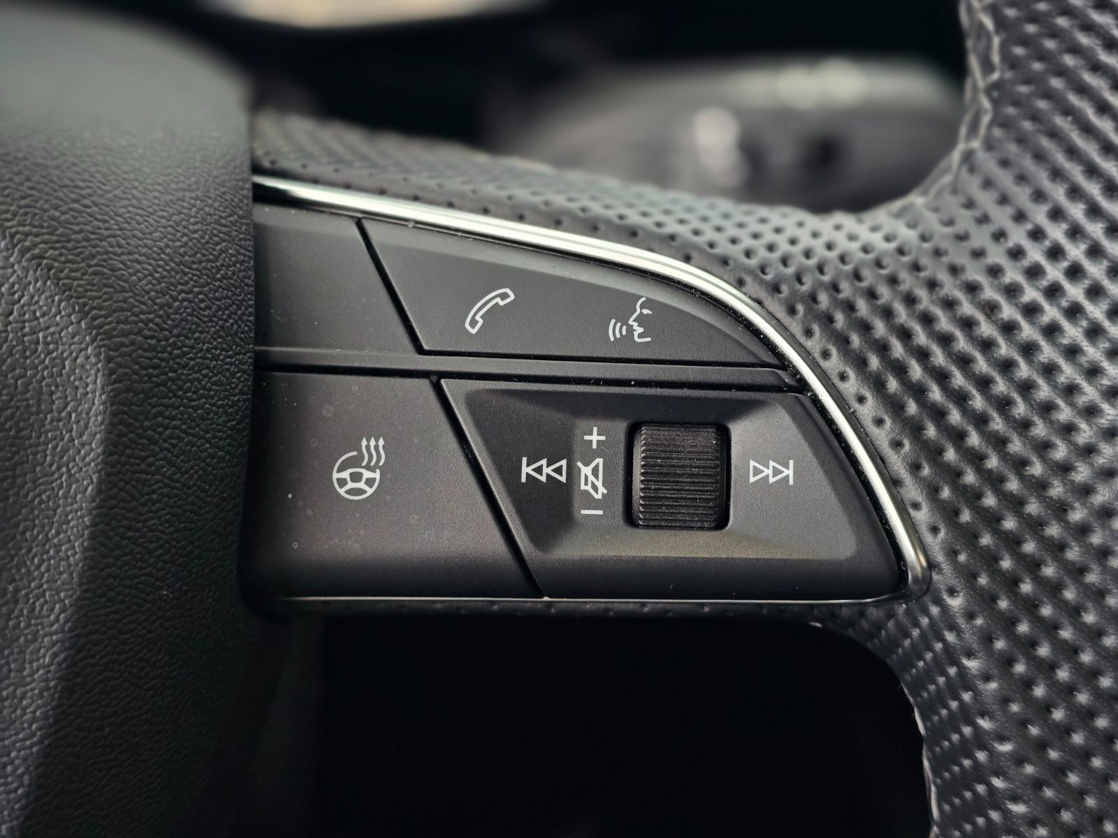 2024 Audi Q3 PROGRESSIV S-LINE | TOIT PANO | CUIR | CARPLAY | + PROGRESSIV S-LINE | TOIT PANO | CUIR | CARPLAY | +
