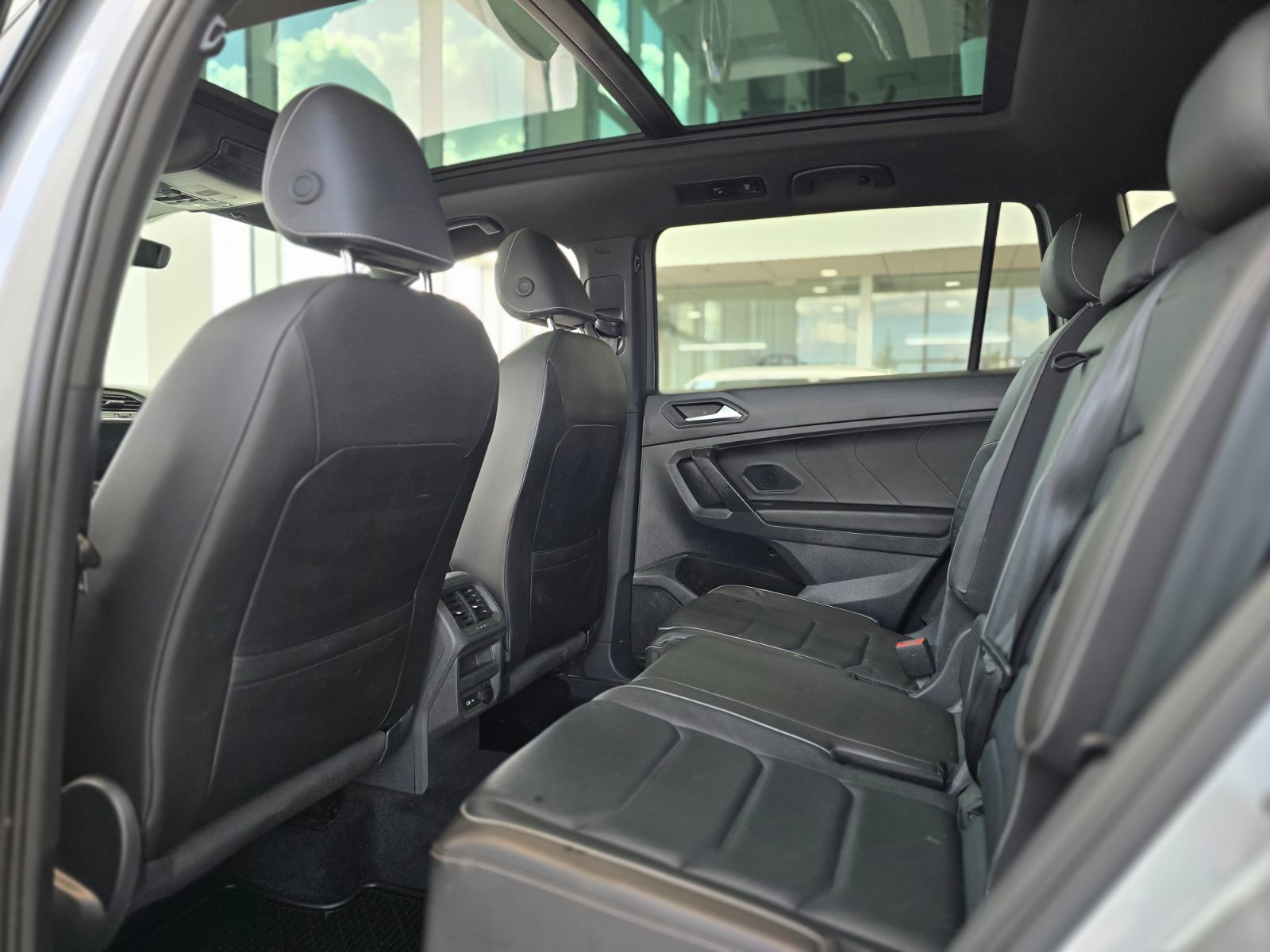 2021 Volkswagen Tiguan Highline R-line DEMARREUR | TOIT PANO | NAV +++ Highline R-line DEMARREUR | TOIT PANO | NAV +++
