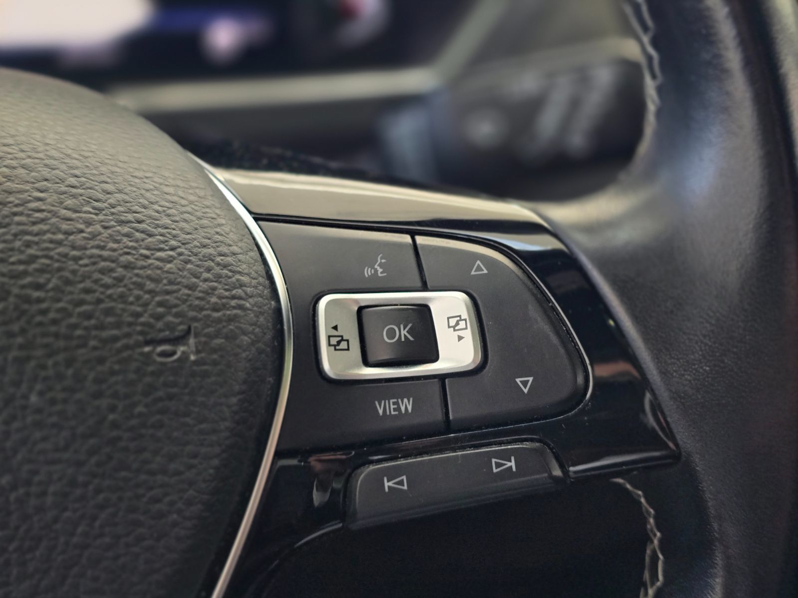 2021 Volkswagen Tiguan Highline R-LINE | TOIT PANO | CUIR | NAV | CARPLAY Highline R-LINE | TOIT PANO | CUIR | NAV | CARPLAY