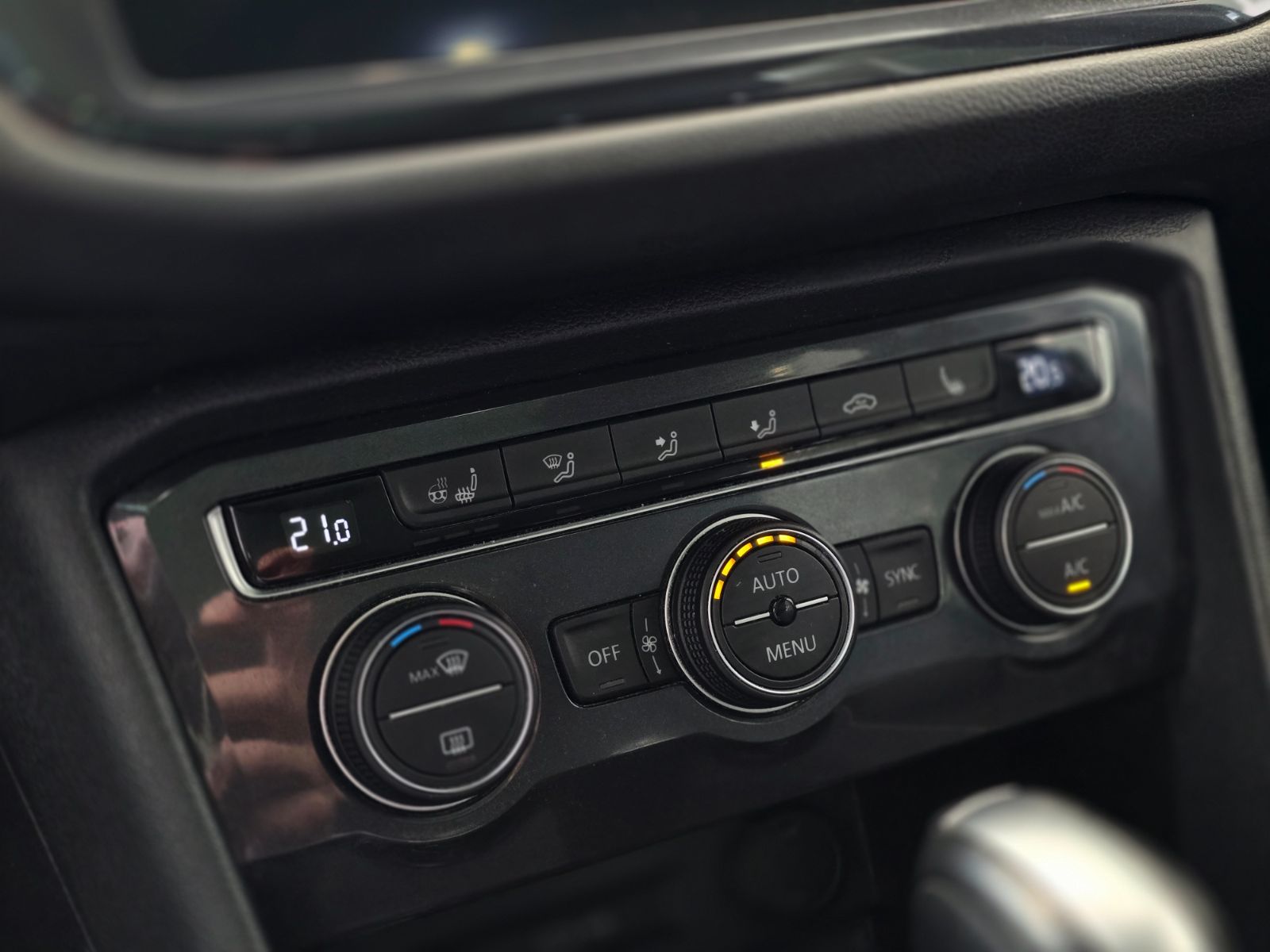 2021 Volkswagen Tiguan Highline R-LINE | TOIT PANO | CUIR | NAV | CARPLAY Highline R-LINE | TOIT PANO | CUIR | NAV | CARPLAY