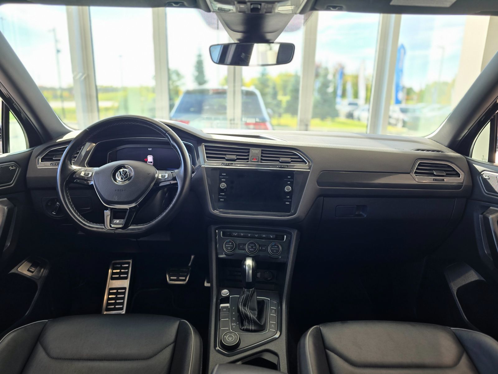 2021 Volkswagen Tiguan Highline R-LINE | TOIT PANO | CUIR | NAV | CARPLAY Highline R-LINE | TOIT PANO | CUIR | NAV | CARPLAY