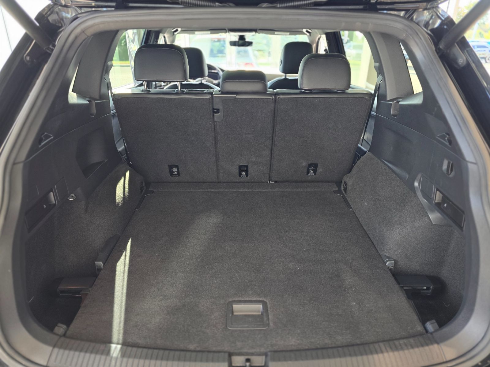 2021 Volkswagen Tiguan Highline R-LINE | TOIT PANO | CUIR | NAV | CARPLAY Highline R-LINE | TOIT PANO | CUIR | NAV | CARPLAY