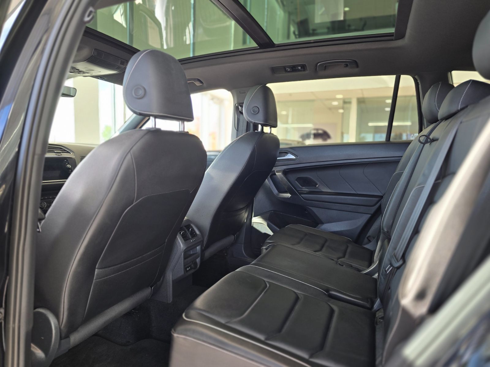 2021 Volkswagen Tiguan Highline R-LINE | TOIT PANO | CUIR | NAV | CARPLAY Highline R-LINE | TOIT PANO | CUIR | NAV | CARPLAY