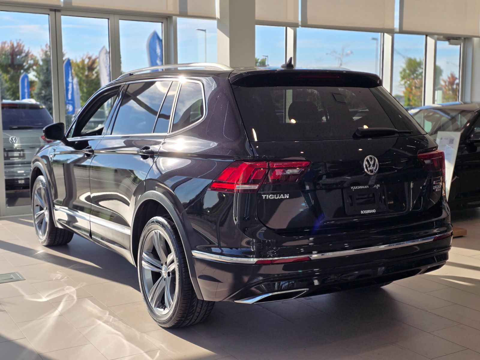 2021 Volkswagen Tiguan Highline R-LINE | TOIT PANO | CUIR | NAV | CARPLAY Highline R-LINE | TOIT PANO | CUIR | NAV | CARPLAY