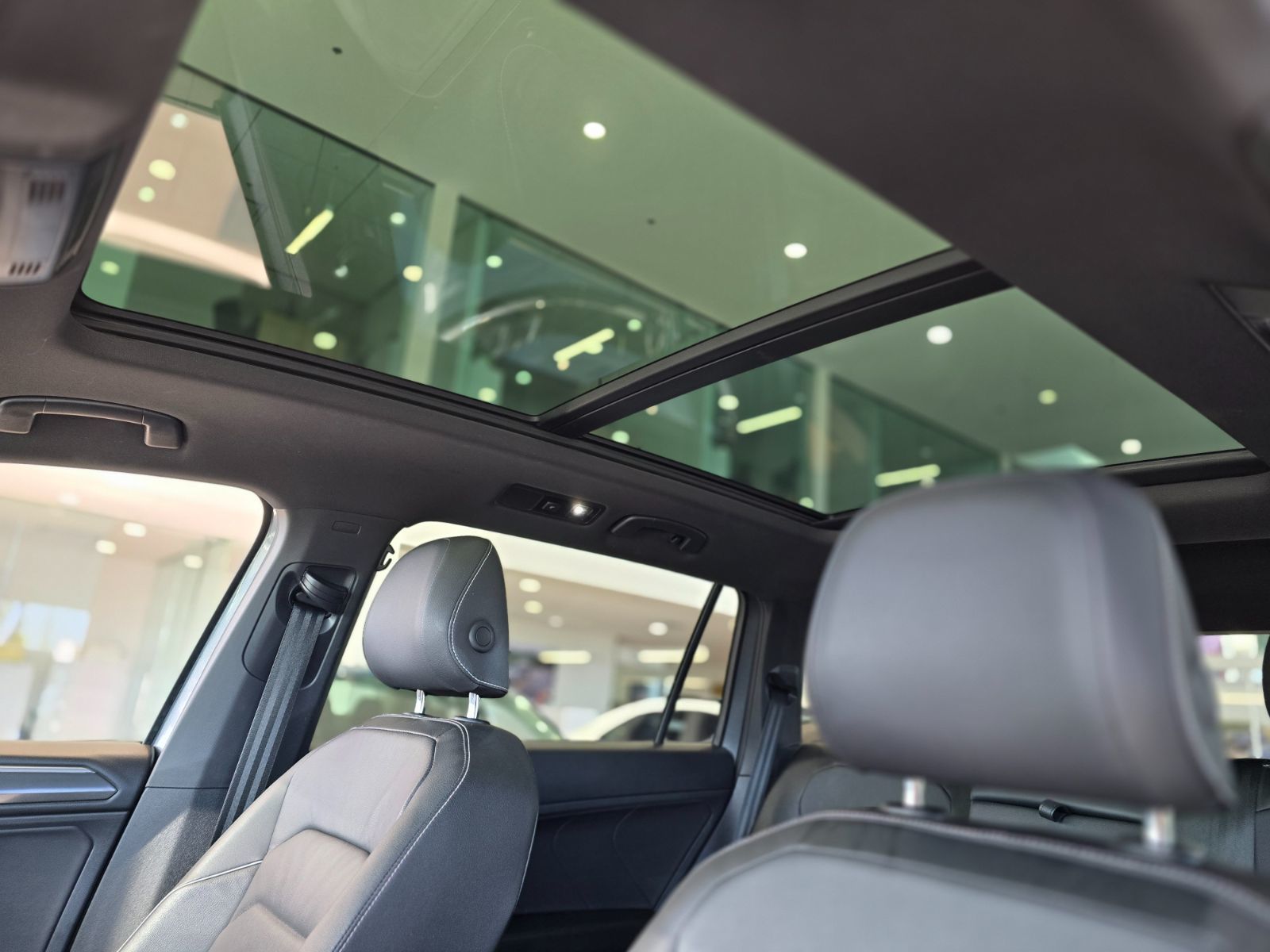 2021 Volkswagen Tiguan Highline R-line DEMARREUR | TOIT PANO | NAV +++ Highline R-line DEMARREUR | TOIT PANO | NAV +++