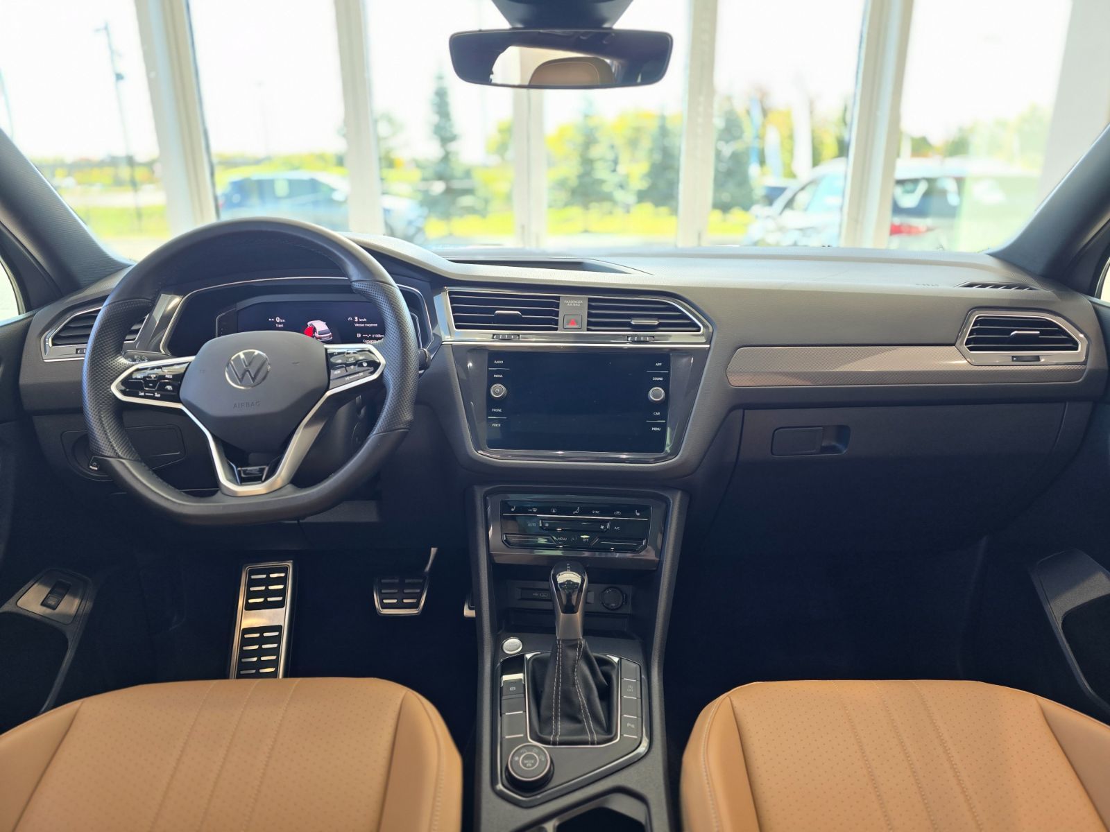 2022 Volkswagen Tiguan Comfortline R-LINE | BLACK PACK | TOIT PANO | CUIR Comfortline R-LINE | BLACK PACK | TOIT PANO | CUIR