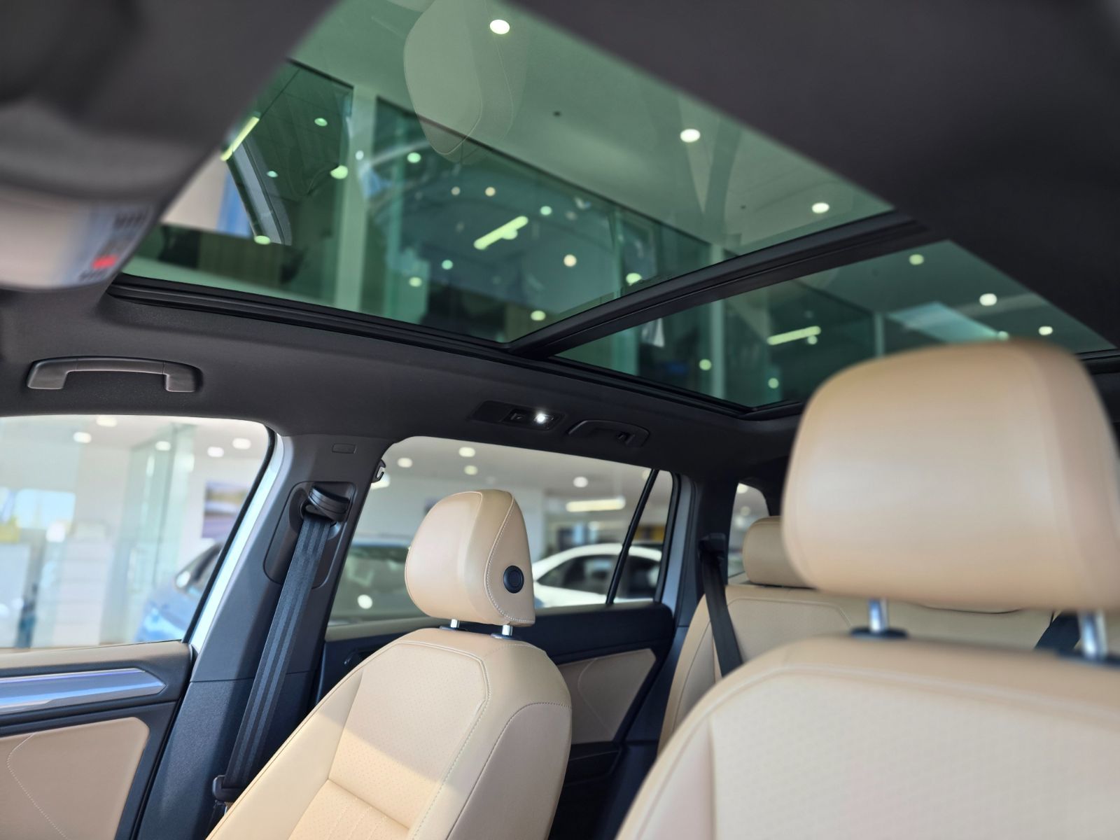 2022 Volkswagen Tiguan Comfortline R-LINE | BLACK PACK | TOIT PANO | CUIR Comfortline R-LINE | BLACK PACK | TOIT PANO | CUIR