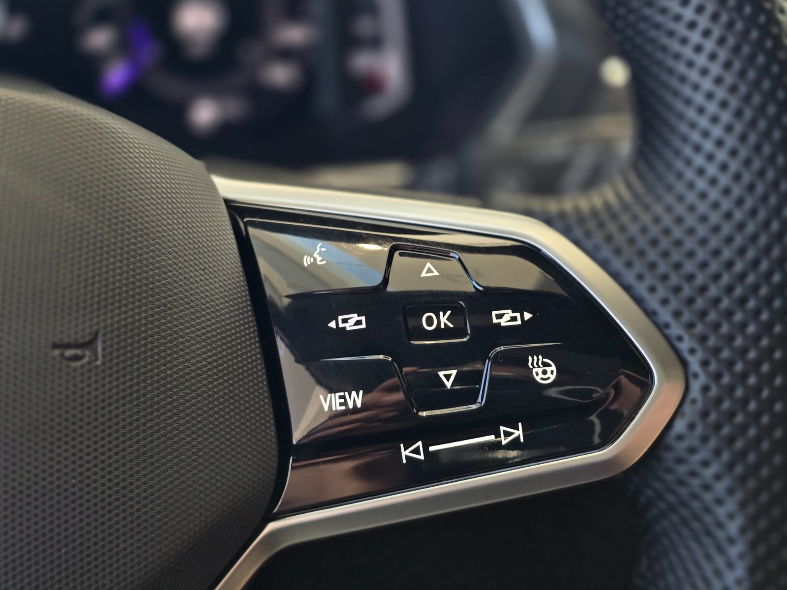 2022 Volkswagen Tiguan Comfortline R-LINE | BLACK PACK | TOIT PANO | CUIR Comfortline R-LINE | BLACK PACK | TOIT PANO | CUIR