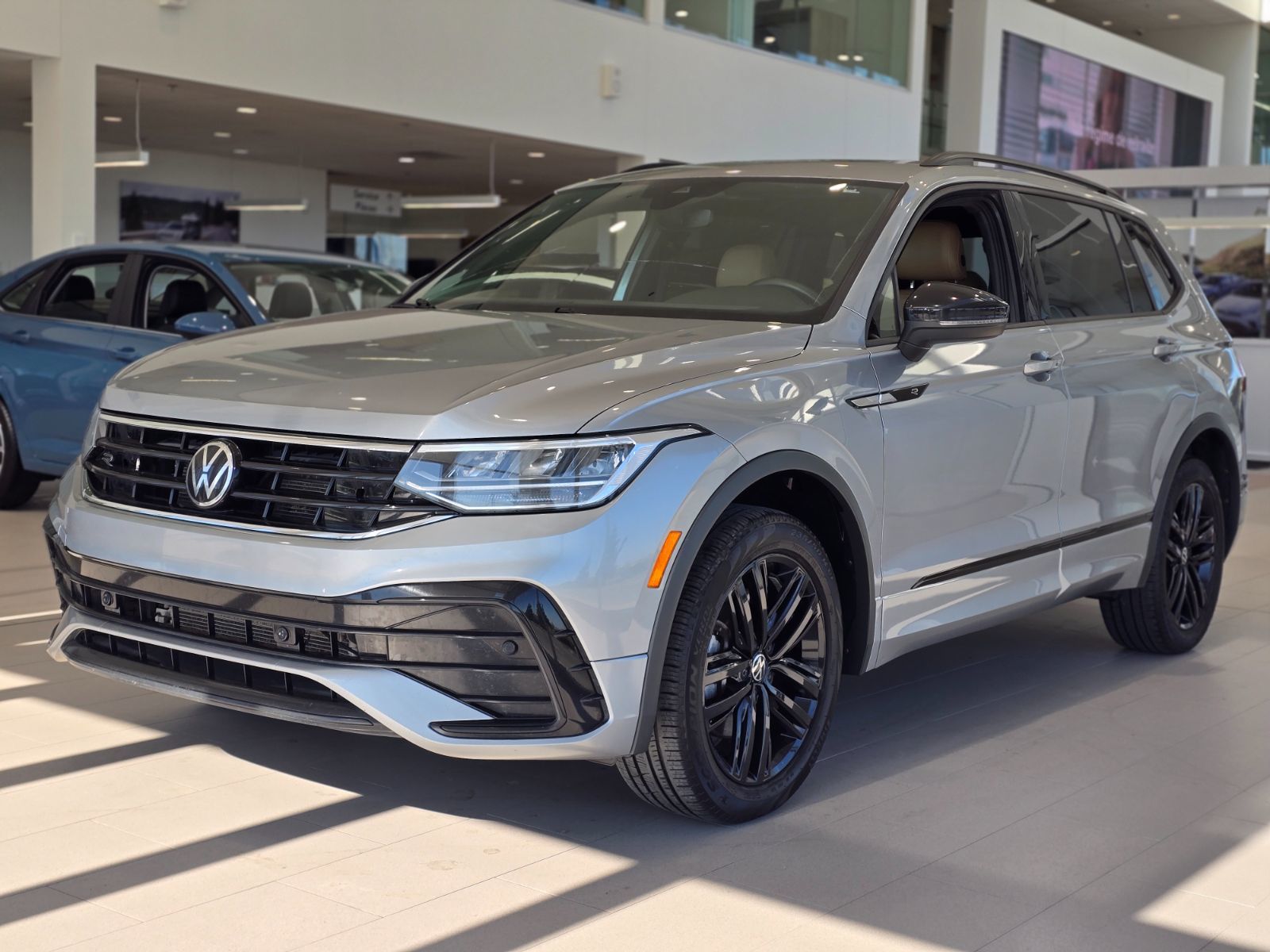 2022 Volkswagen Tiguan Comfortline R-LINE | BLACK PACK | TOIT PANO | CUIR Comfortline R-LINE | BLACK PACK | TOIT PANO | CUIR