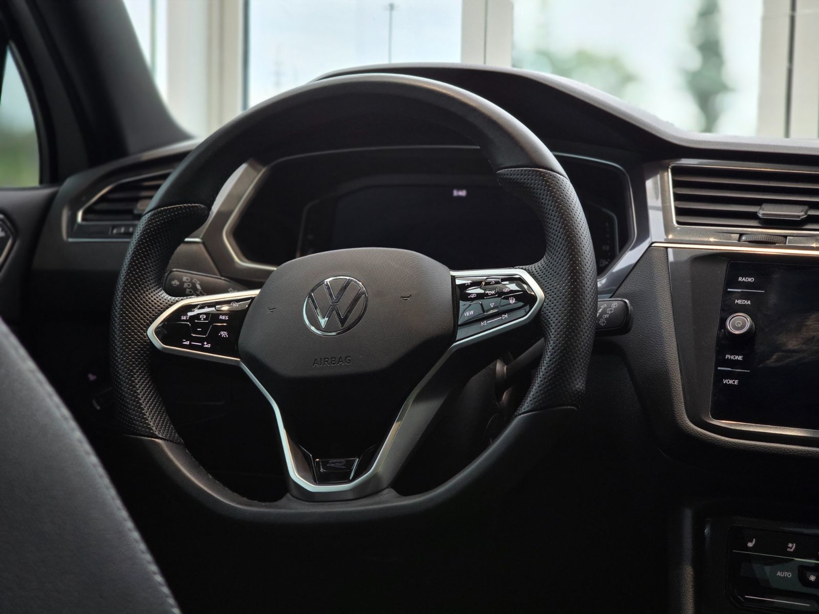 2023 Volkswagen Tiguan Highline R-Line | NAVIGATION | CUIR | DÉMAREUR +++ Highline R-Line | NAVIGATION | CUIR | DÉMAREUR +++