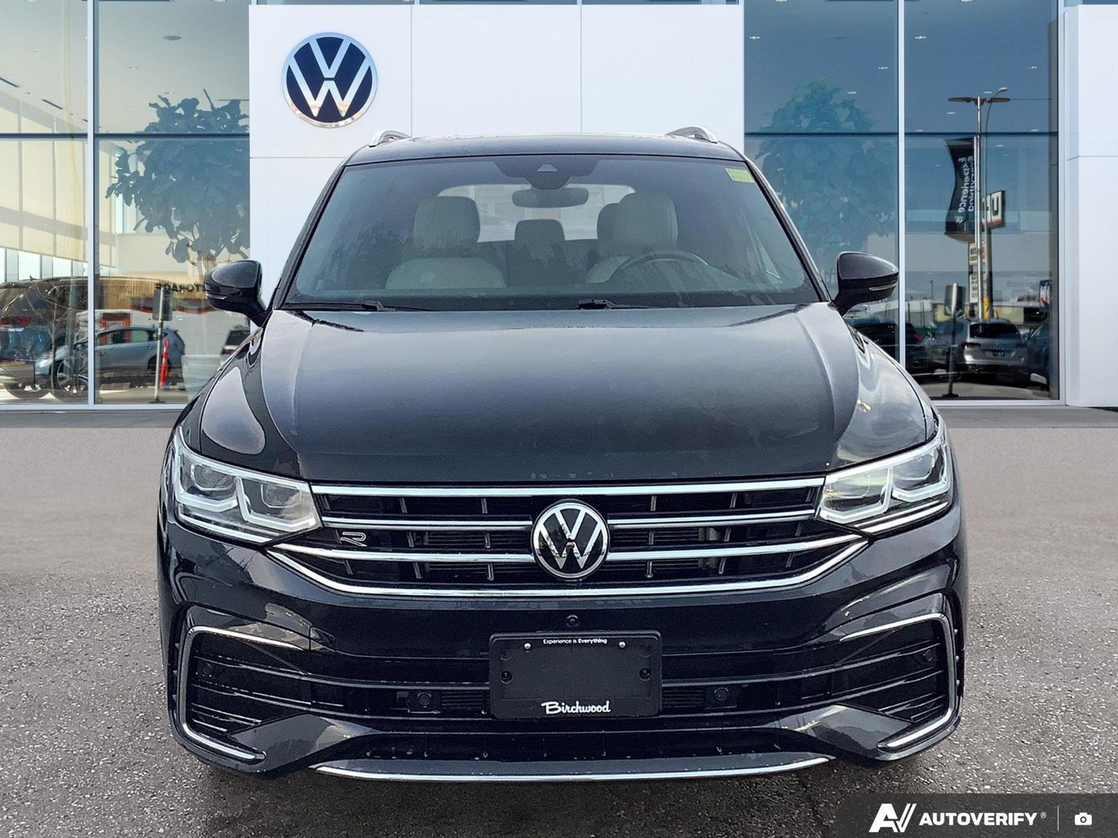 2022 Volkswagen Tiguan Highline R-Line AWD | Lease Return