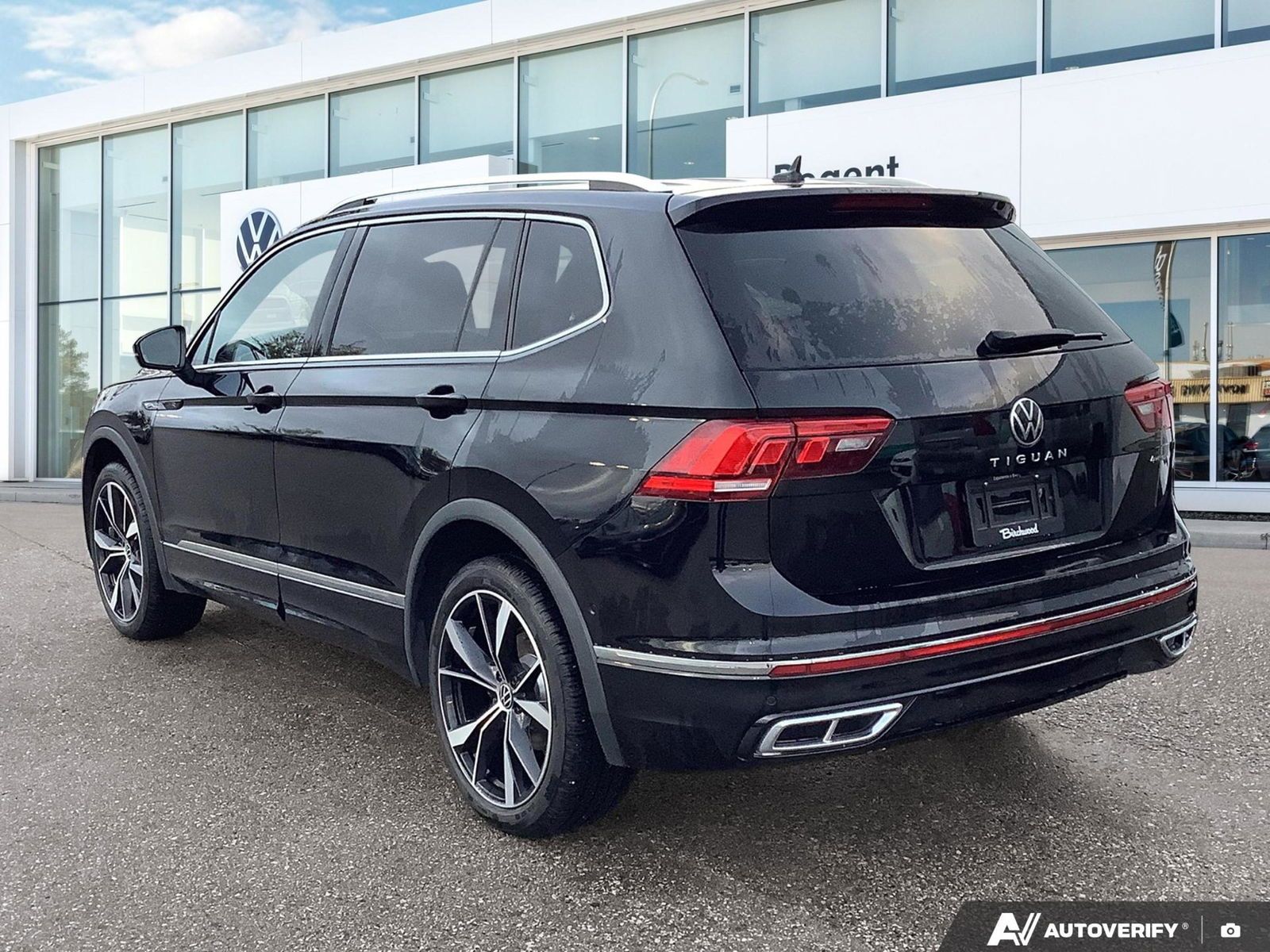 2022 Volkswagen Tiguan Highline R-Line AWD | Lease Return